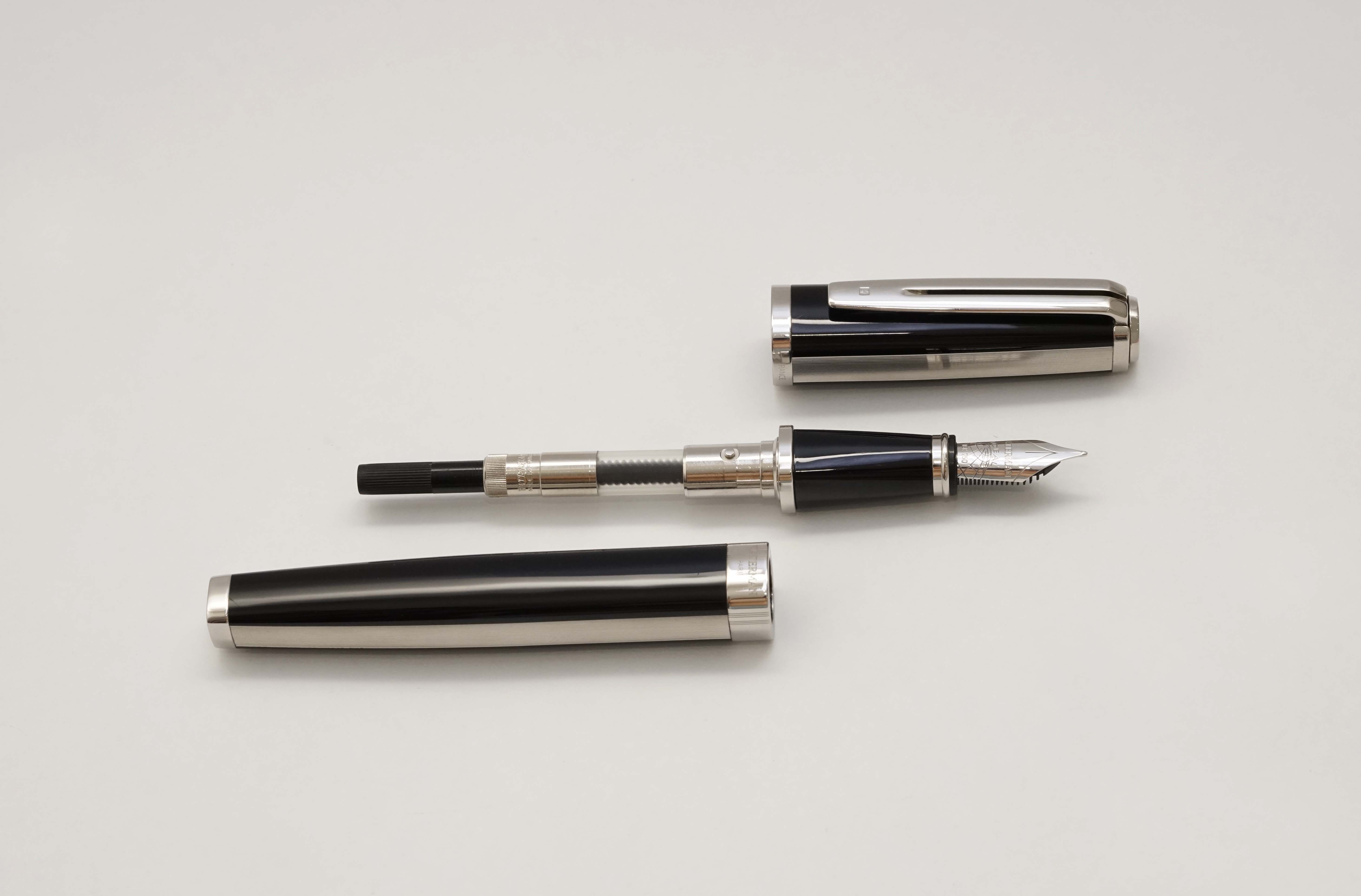 Bút máy Waterman Exception Night And Day Black ST 18K F