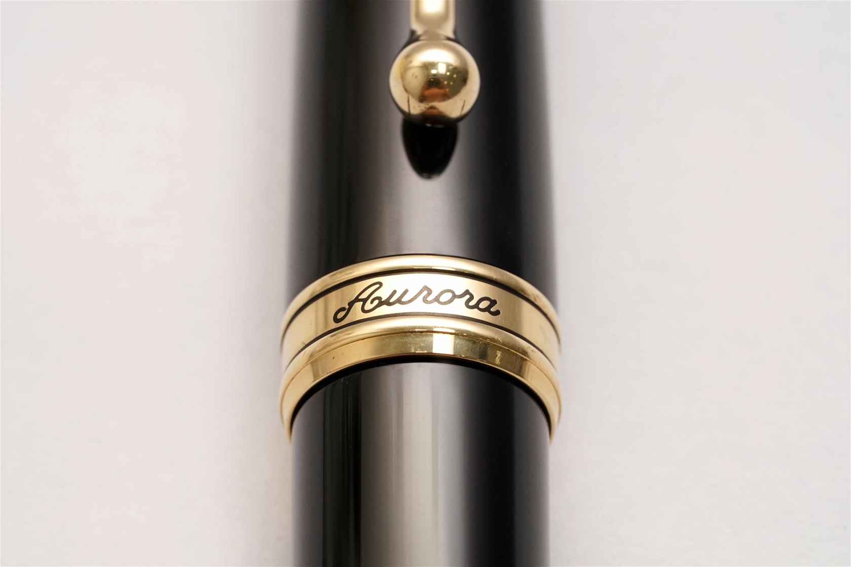 Bút máy Aurora 88 Gold Plated Black Resin 14K B