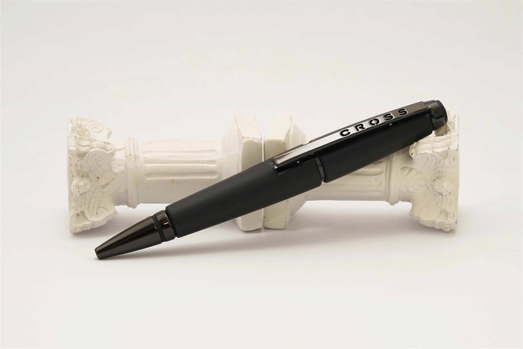Bút bi nước Cross Edge Matte Black Rollerball Pen
