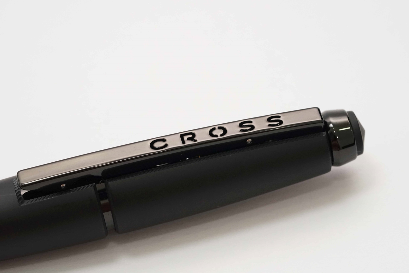 Bút bi nước Cross Edge Matte Black Rollerball Pen