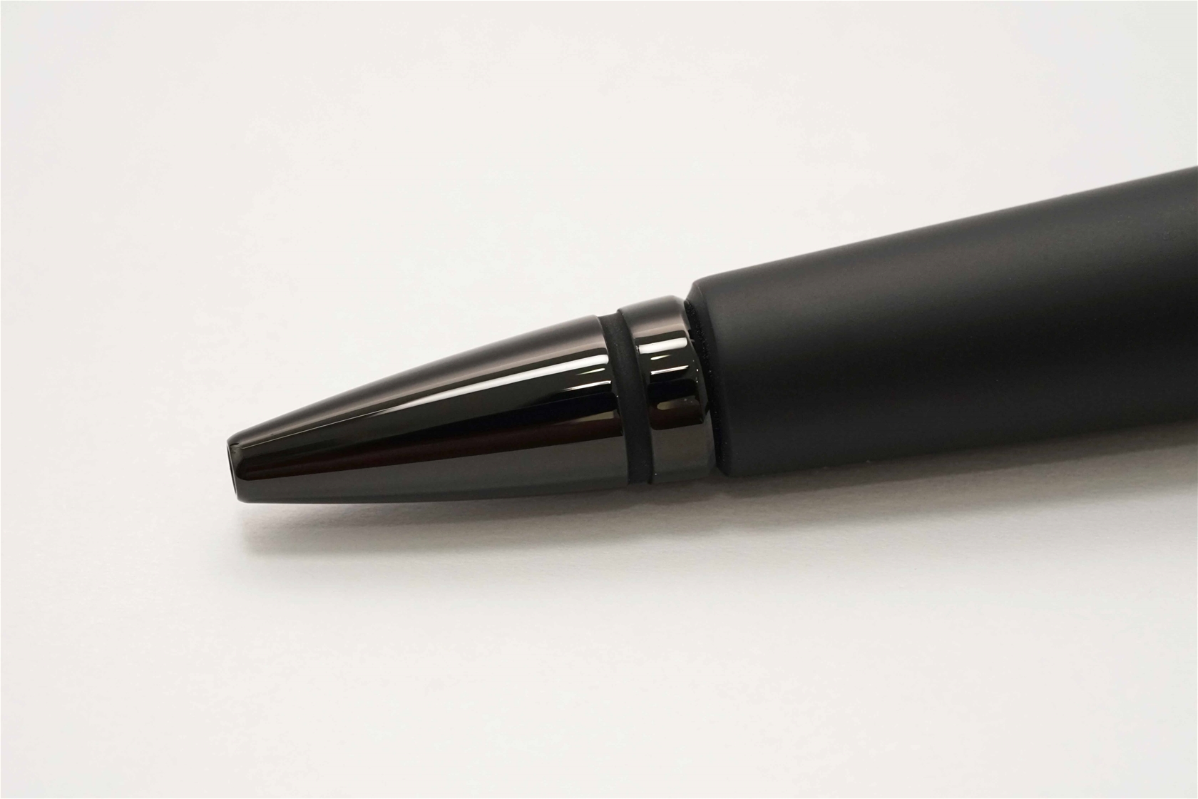 Bút bi nước Cross Edge Matte Black Rollerball Pen