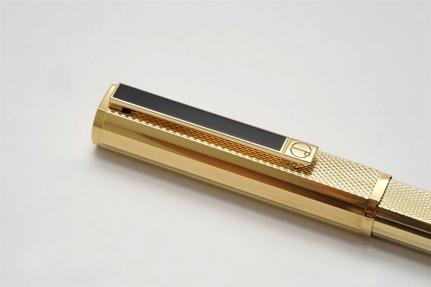 Bút máy Alfred Dunhill Gemline Classic Gold Plated 18K B