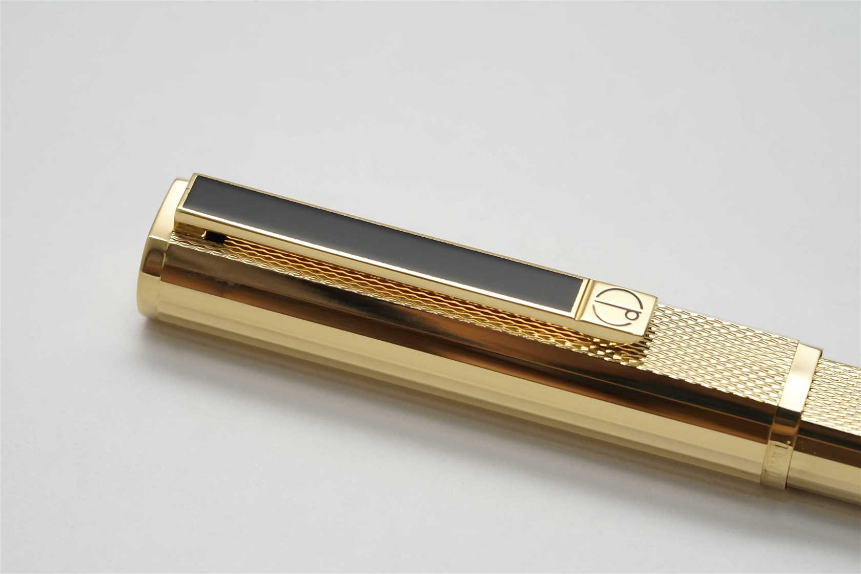 Bút máy Alfred Dunhill Gemline Classic Gold Plated 18K F