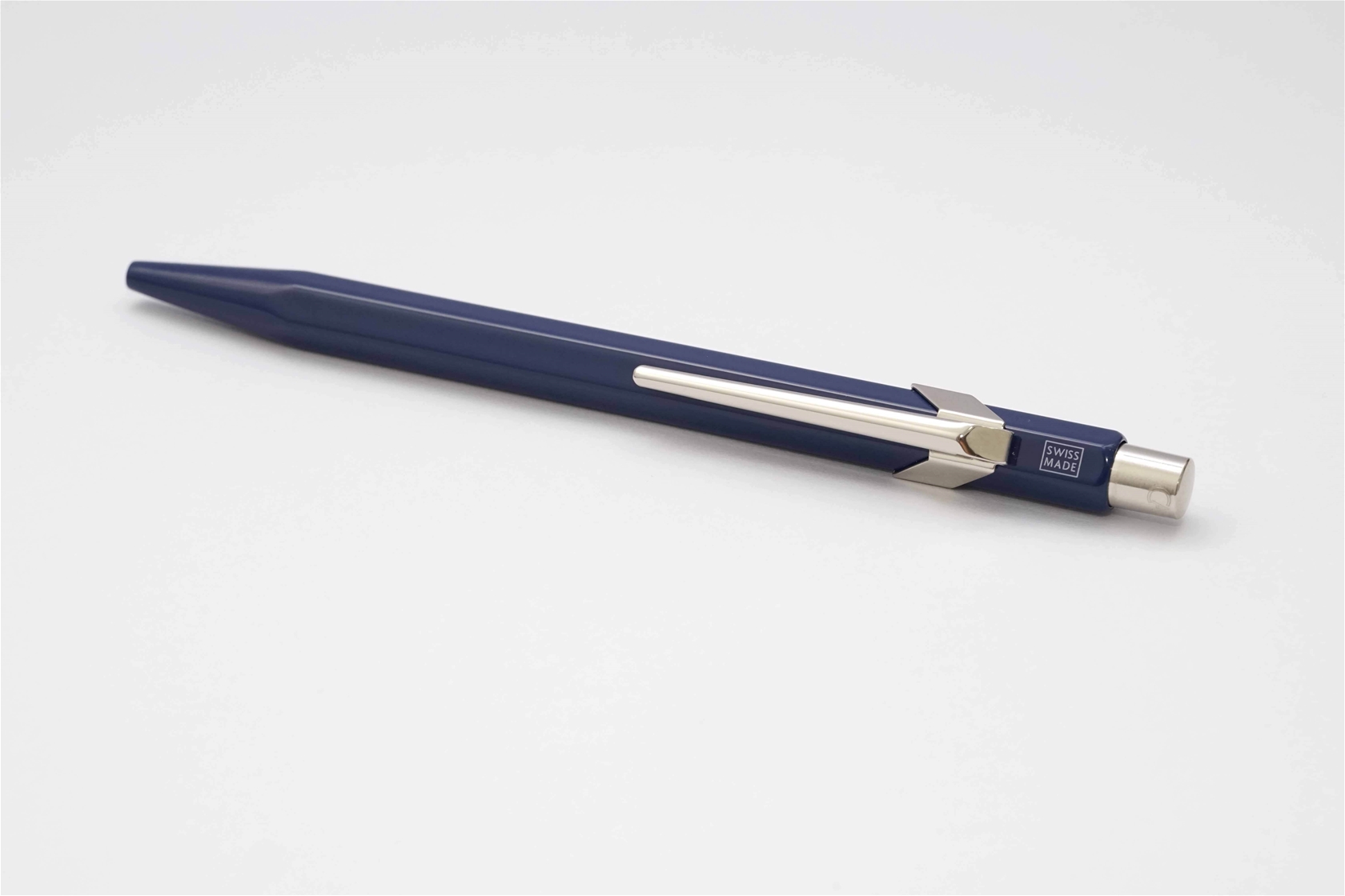 Bút bi Caran D'Ache 849 Classic Sapphire Blue Ballpoint Pen