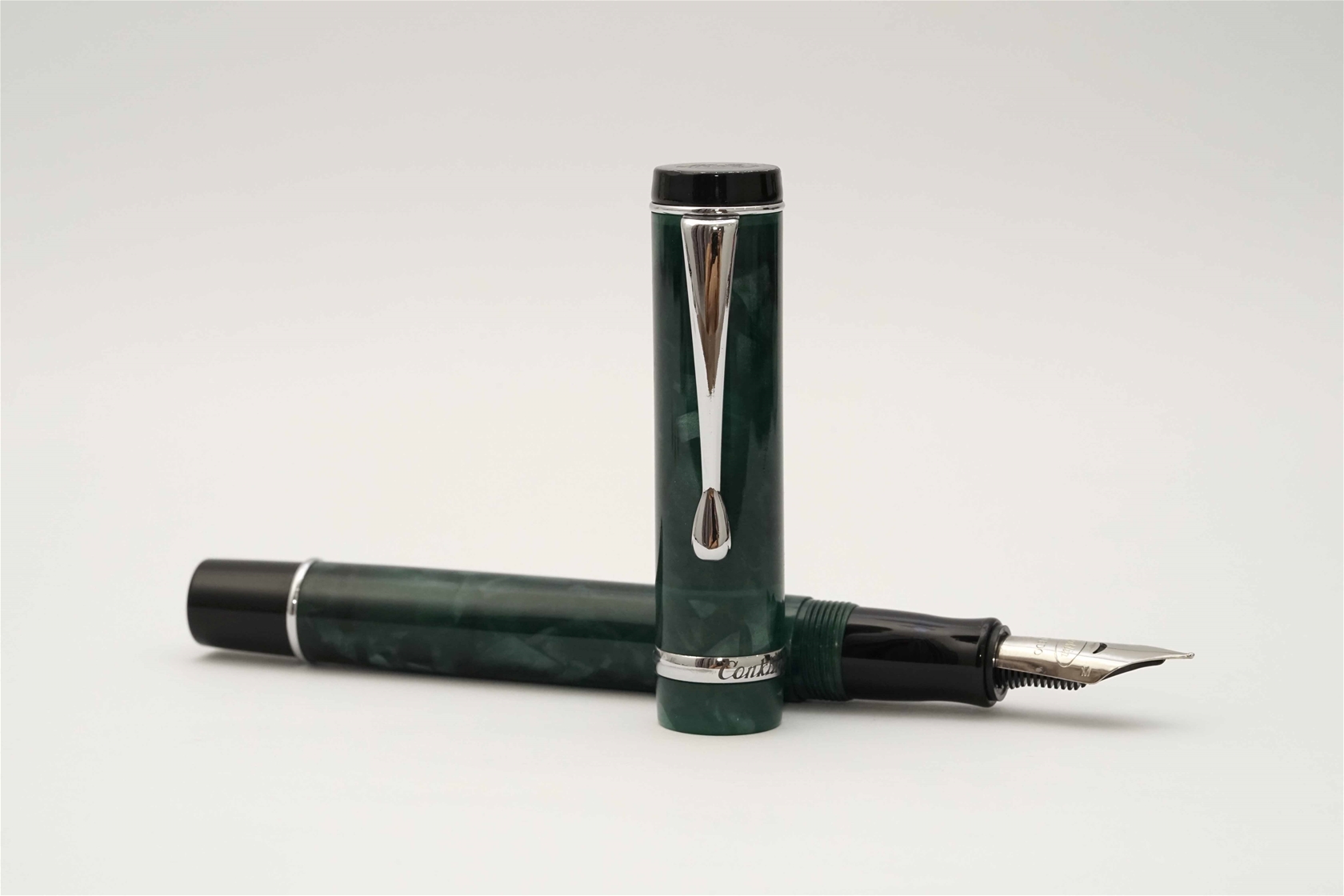 Bút máy Conklin Duragraph Forest Green & Chrome Omniflex Steel Nib