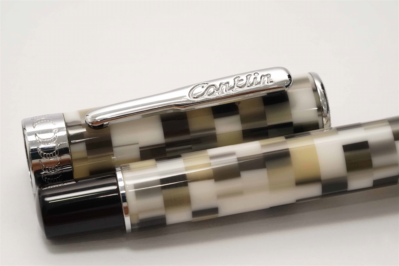 Bút máy Conklin Stylograph Mosaic Brown White Steel F