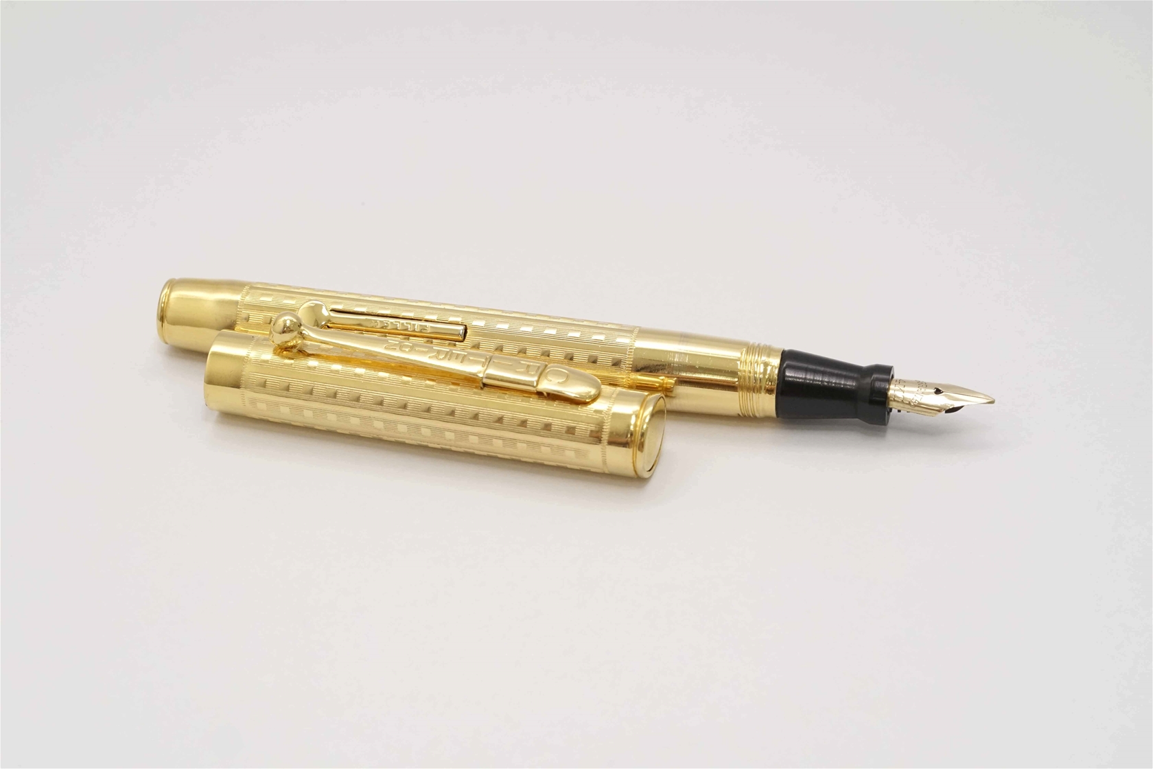 Bút máy Criterion Gold Plated Lever Filler 14K B