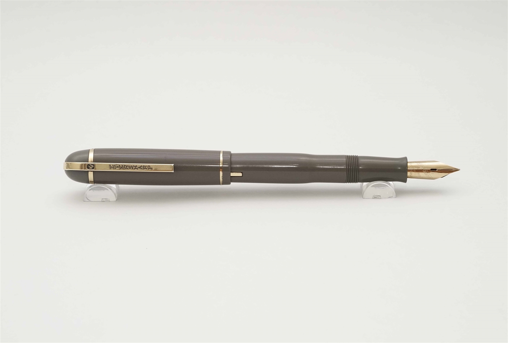 Bút máy Eversharp Skyline Gray Cap & Barrel 14K EF