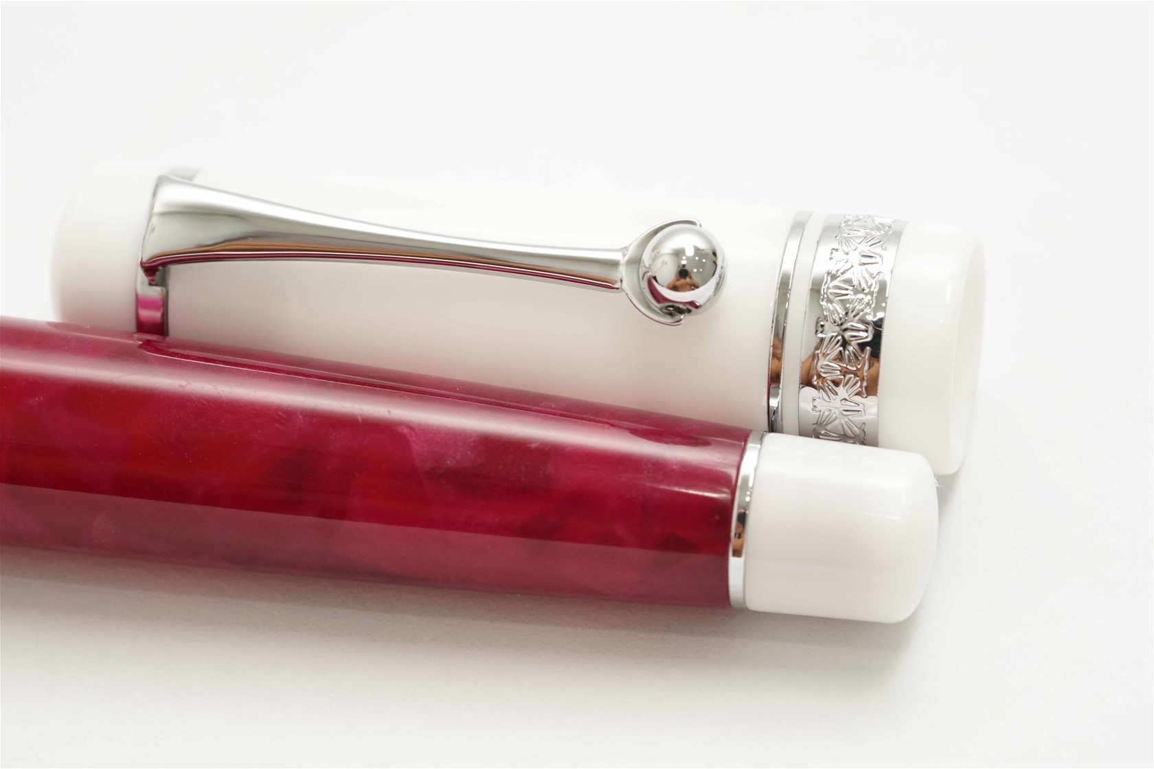Bút máy Fountain Pen Revolution Tanoshii Pink Marble & White Steel MF