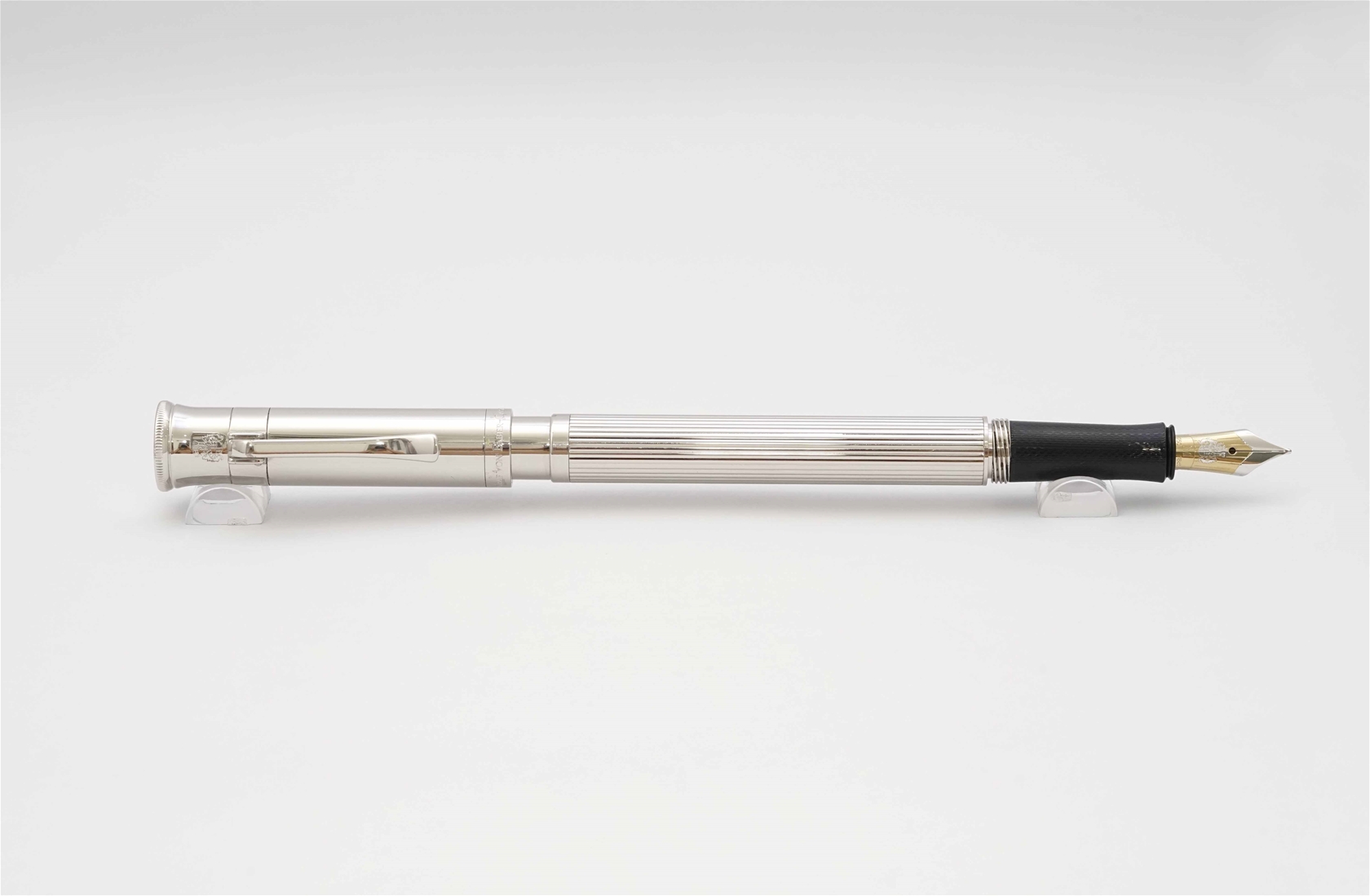 Bút máy Graf Von Faber-Castell Classic Platinum Plated 18K M