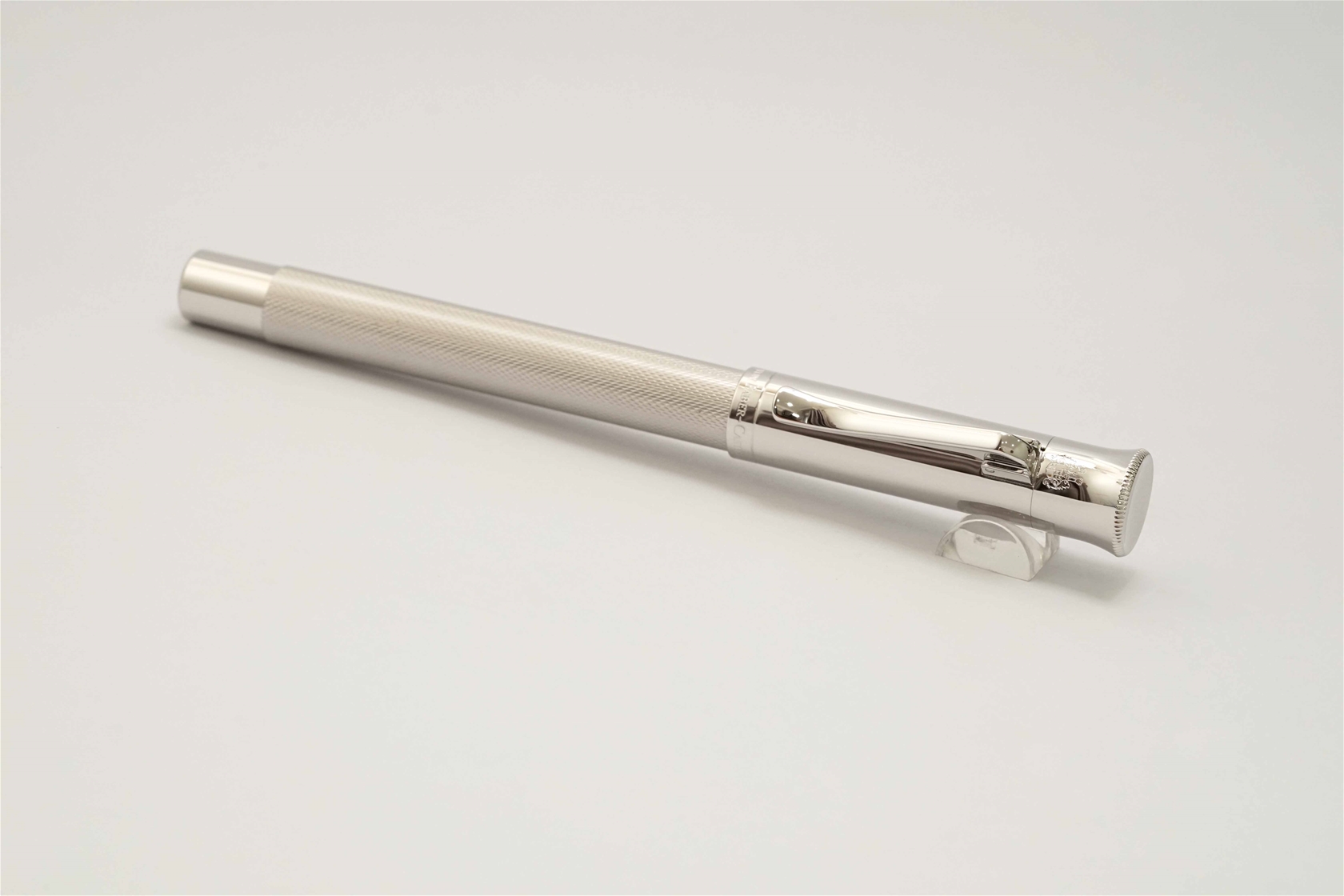 Bút máy Graf Von Faber-Castell Guilloche Rhodium 18K F 