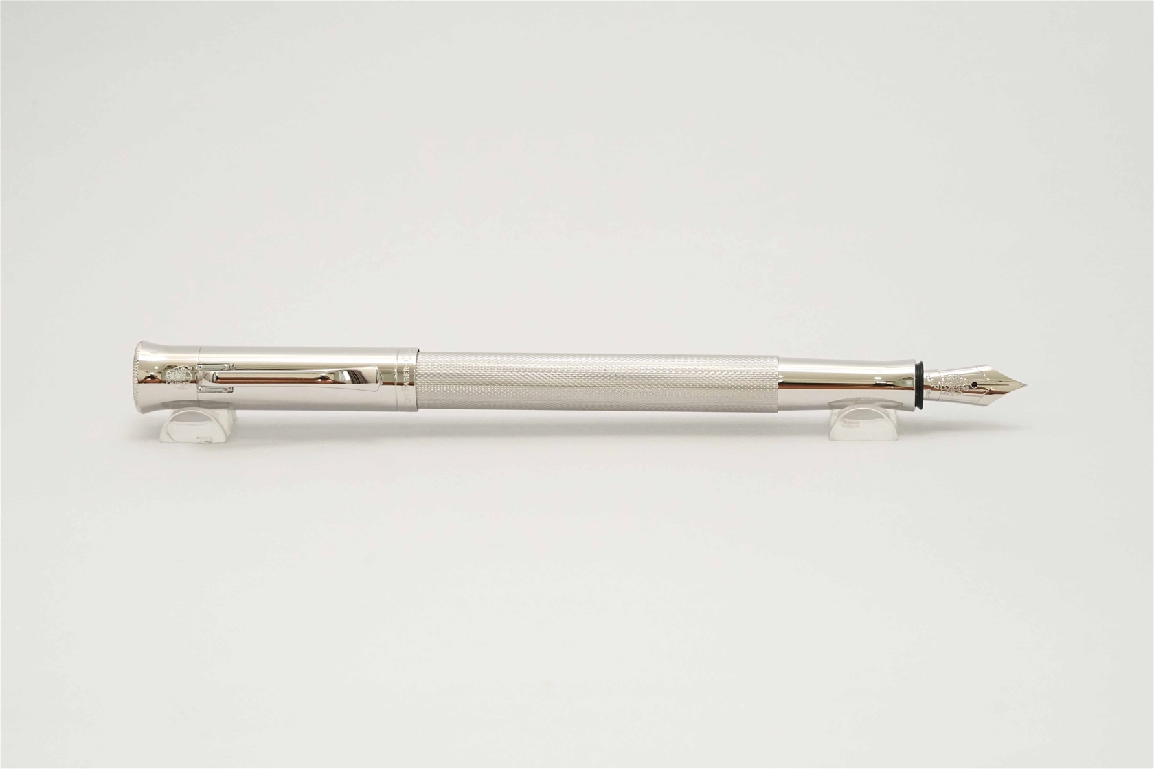 Bút máy Graf Von Faber-Castell Guilloche Rhodium 18K F 