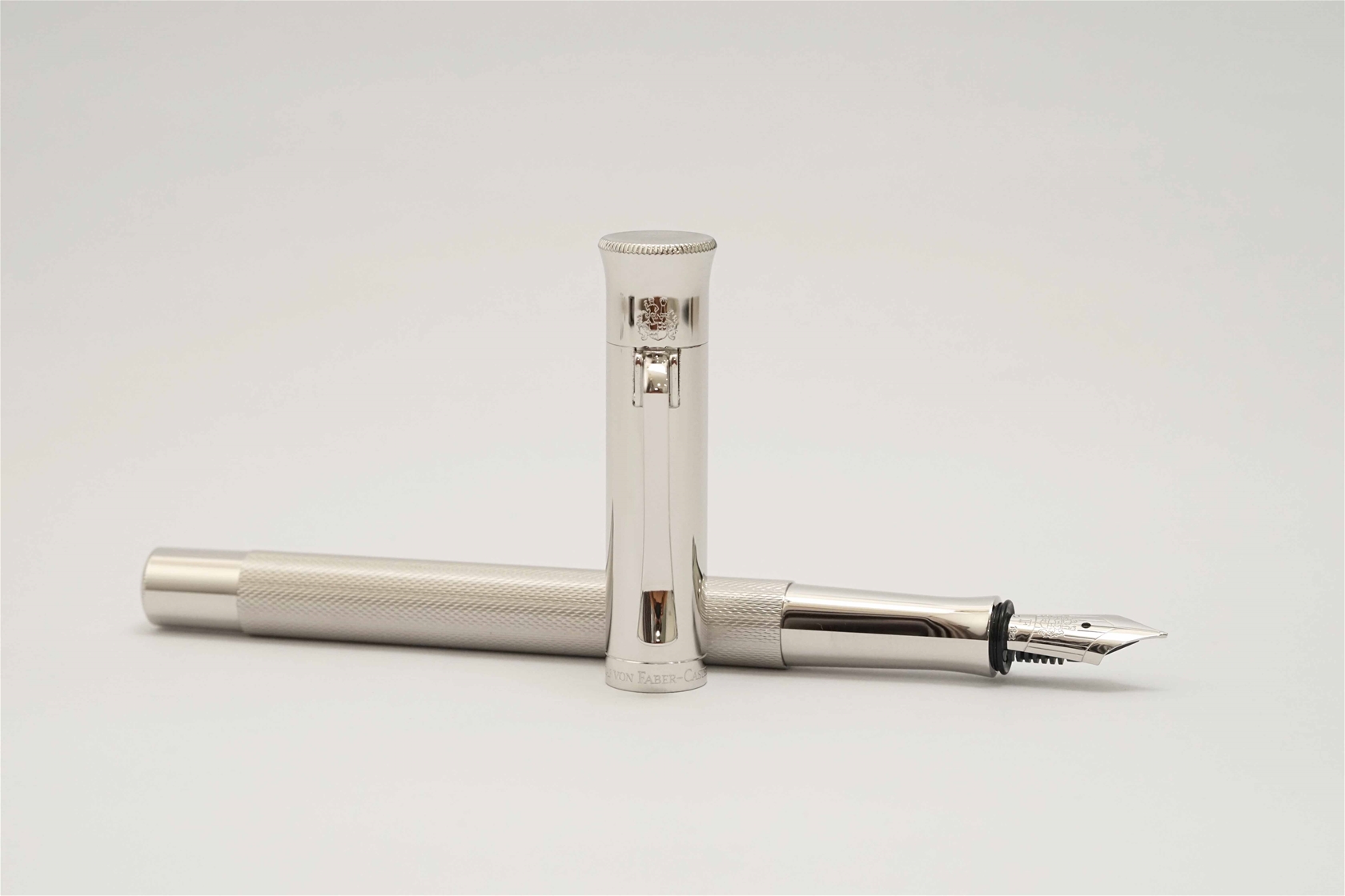 Bút máy Graf Von Faber-Castell Guilloche Rhodium 18K F 