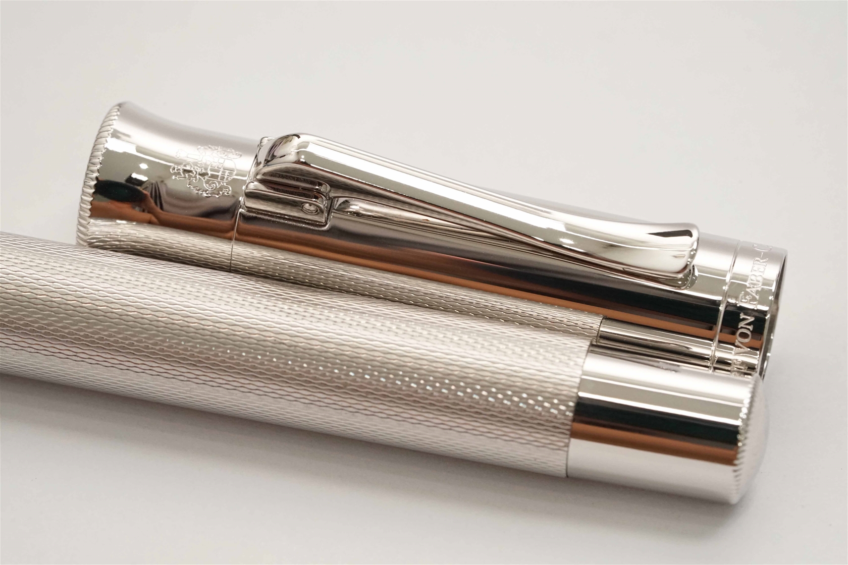 Bút máy Graf Von Faber-Castell Guilloche Rhodium 18K F 