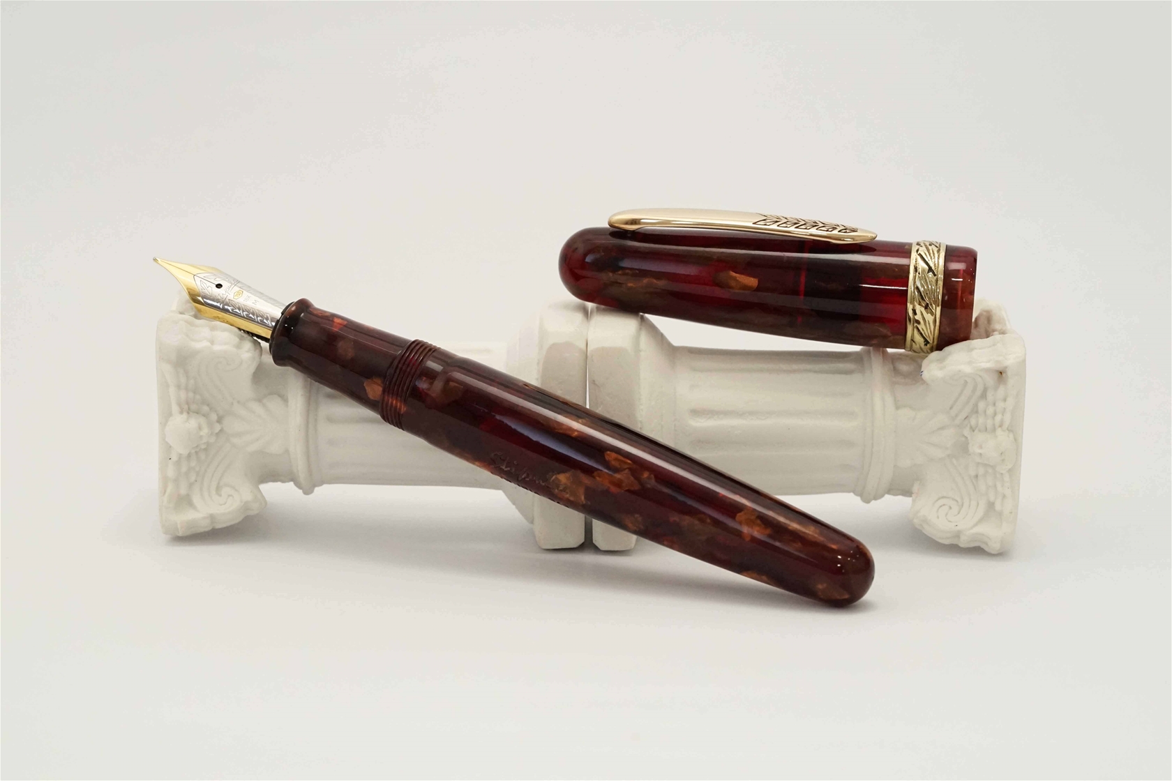 Bút máy Stipula Etruria 349 Amber Celluloid Limited Edition 18K M