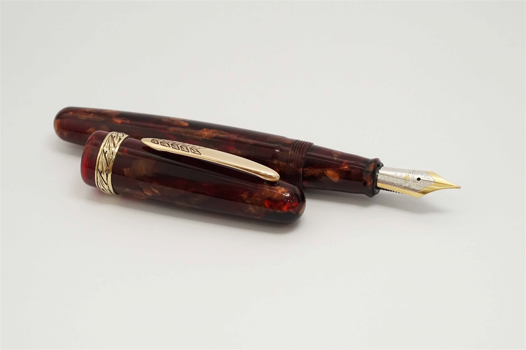 Bút máy Stipula Etruria 349 Amber Celluloid Limited Edition 18K M