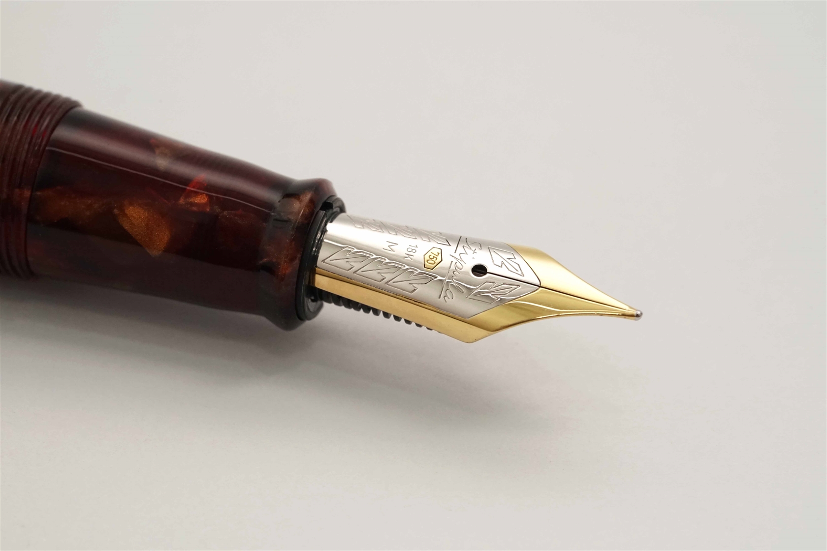 Bút máy Stipula Etruria 349 Amber Celluloid Limited Edition 18K M