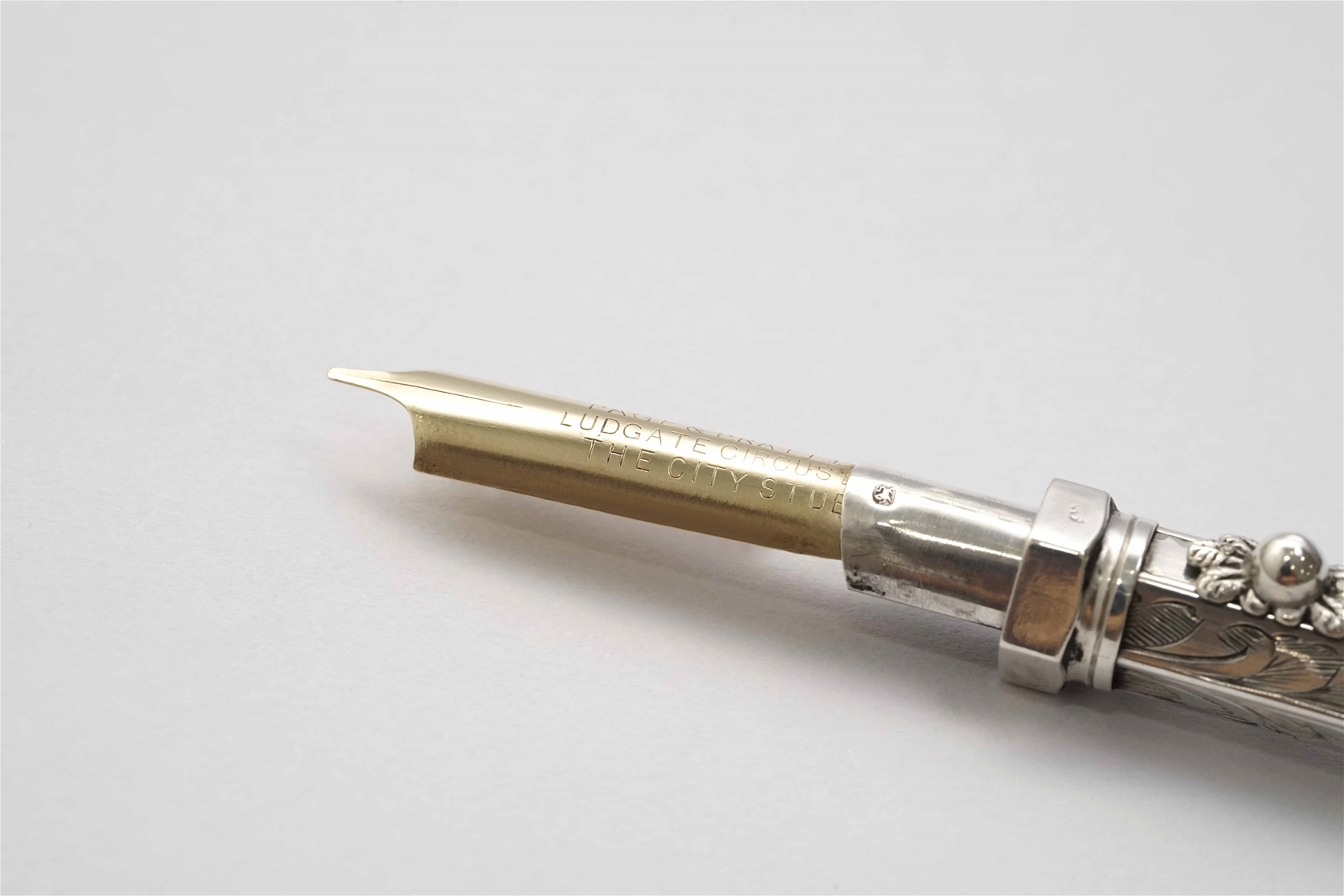 Bút Victorian Silver Sliding Dipping Pen & Propelling Pencil by William Vale & Son