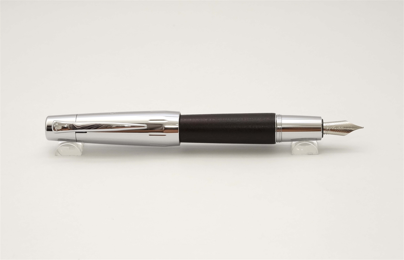 Bút máy Faber-Castell E-Motion Pearwood Black Steel M 