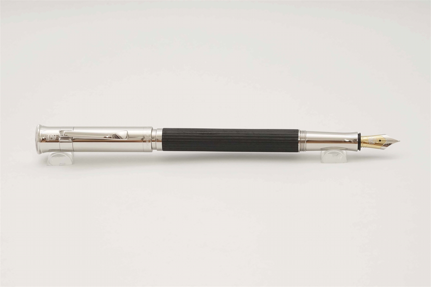 Bút máy Graf Von Faber-Castell Classic Black Ebony Wood 18CT F