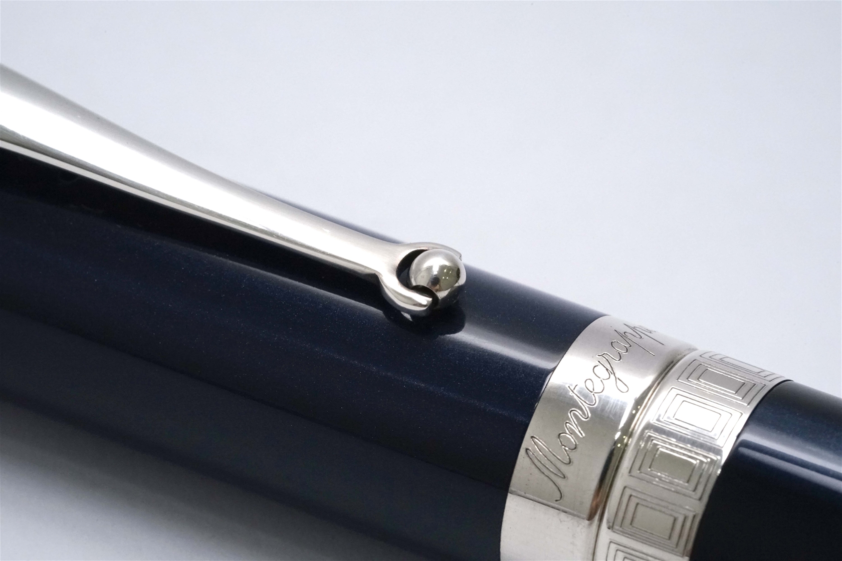 Bút máy Montegrappa Espressione Blue Pearl 18K B