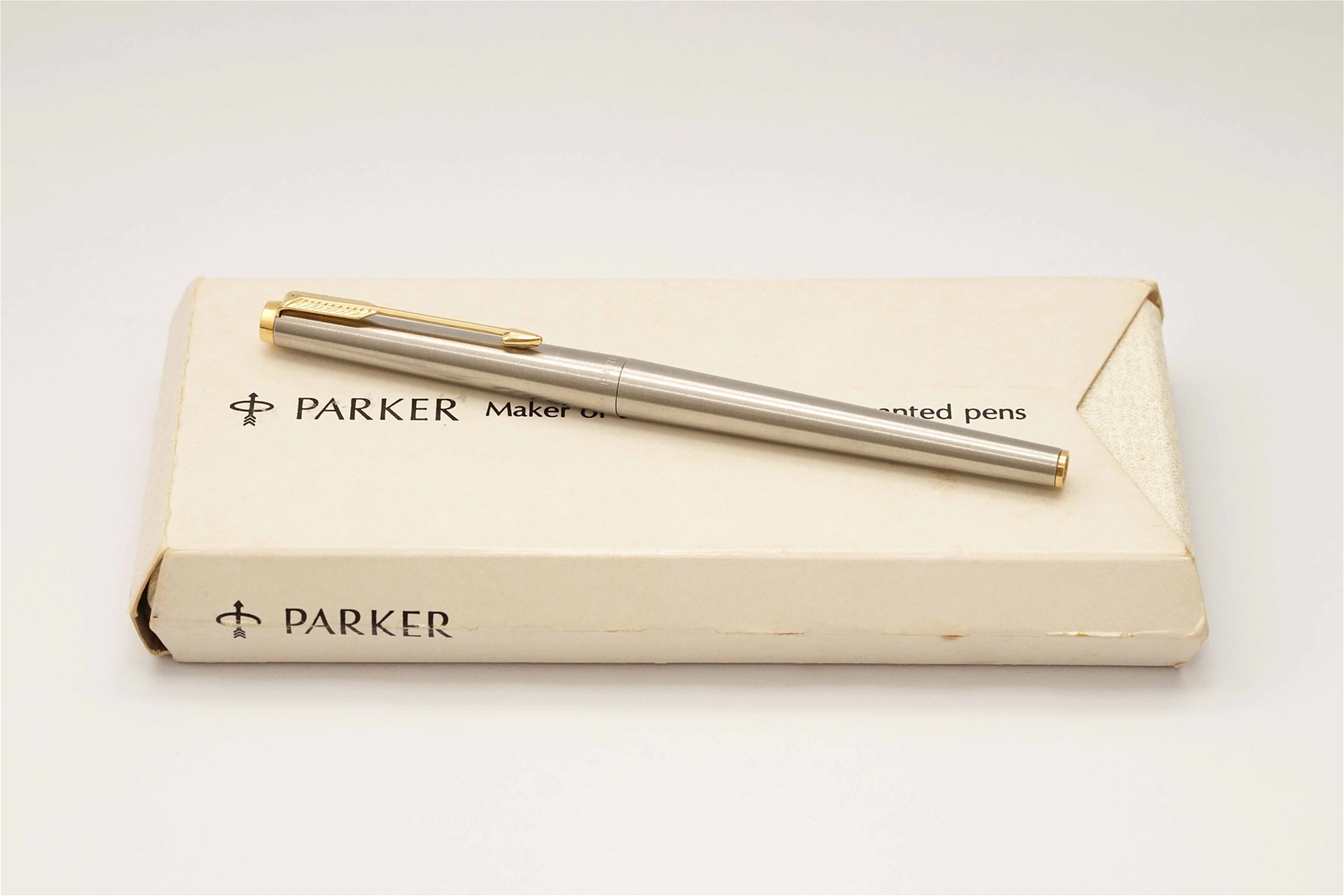 Bút máy Parker 180 Flighter Stainless Steel GT 14K XM