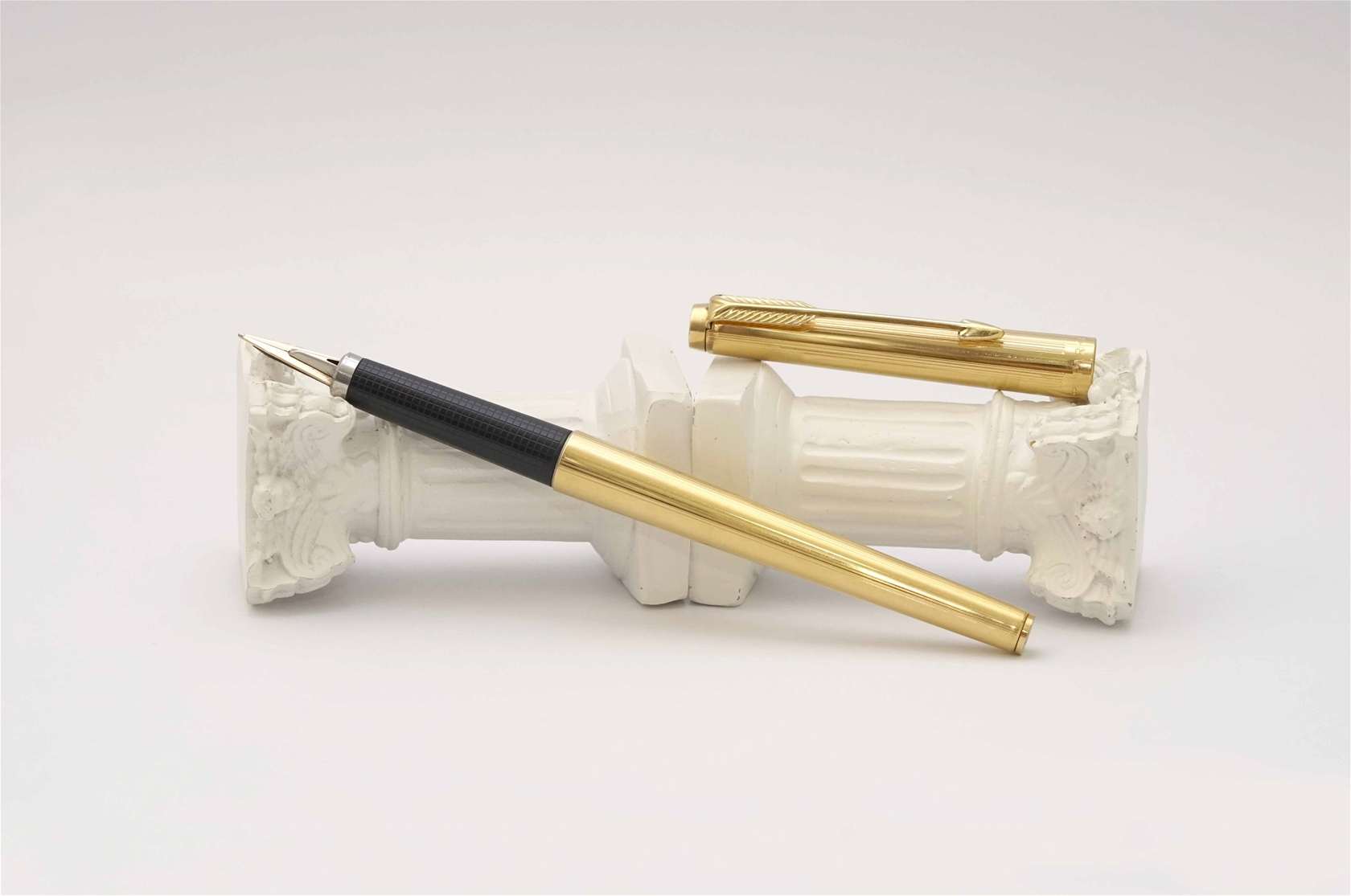 Bút máy Parker 180 Imperial Gold Plated 14K XM