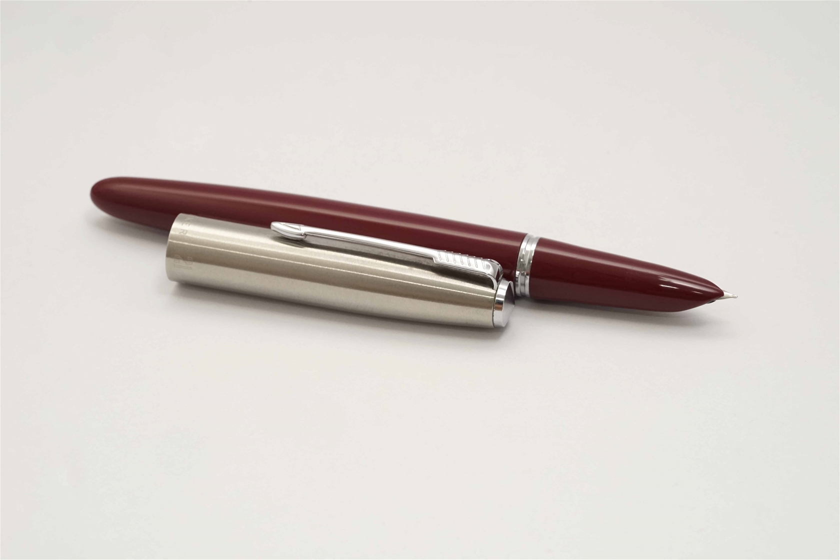 Bút máy Parker 21 Burgundy Steel F