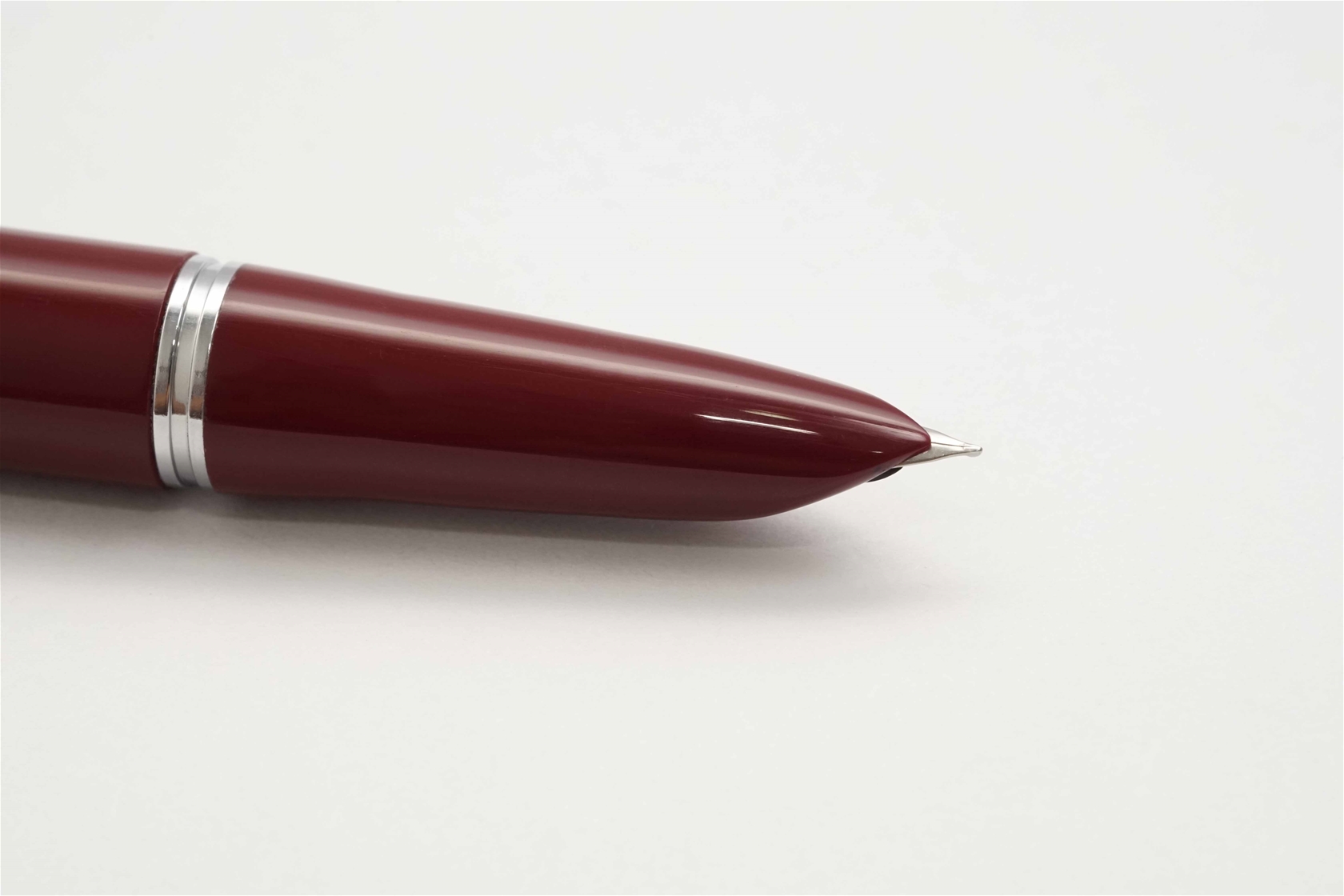 Bút máy Parker 21 Burgundy Steel F