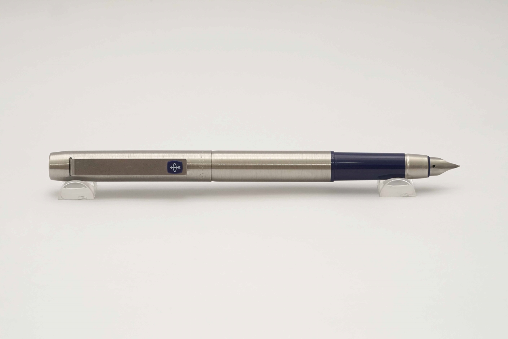 Bút máy Parker 25 Flighter Stainless Steel & Dark Blue Steel F