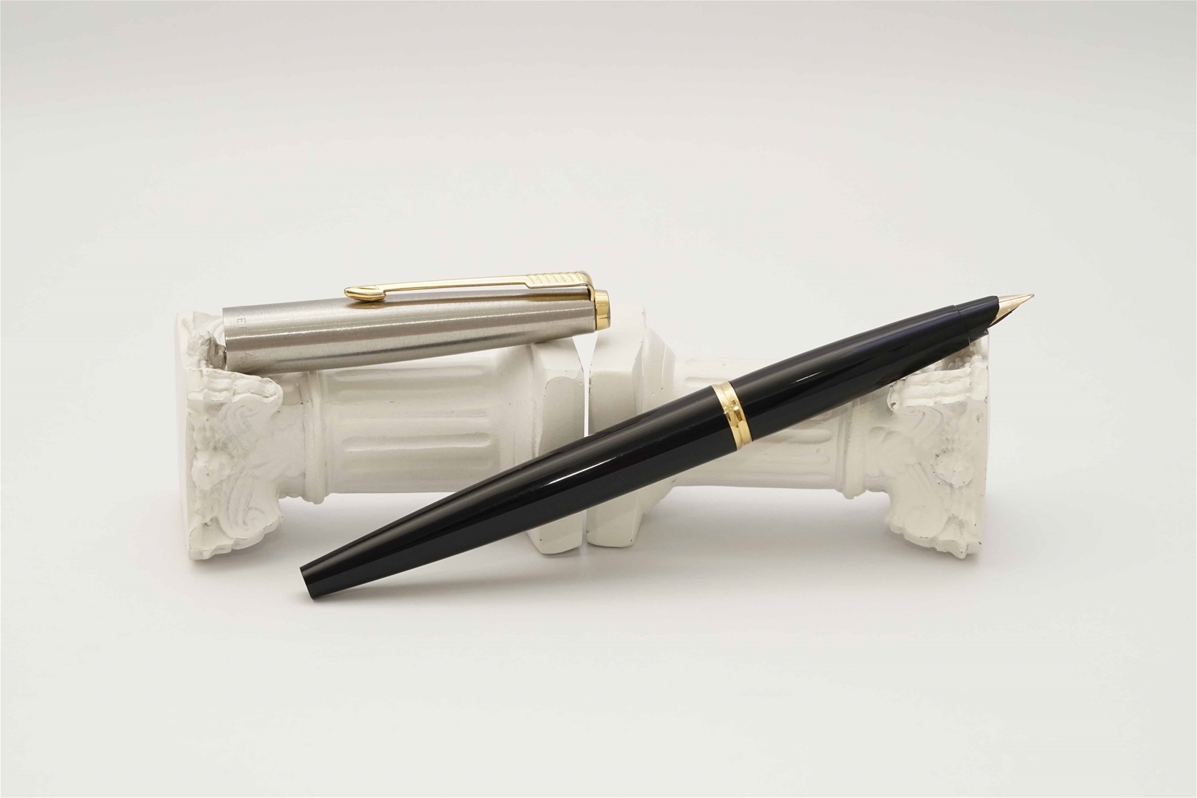 Bút máy Parker 45 Black GT 14K F