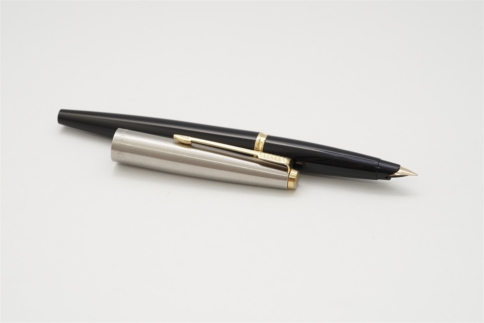 Bút máy Parker 45 Black GT 14K F