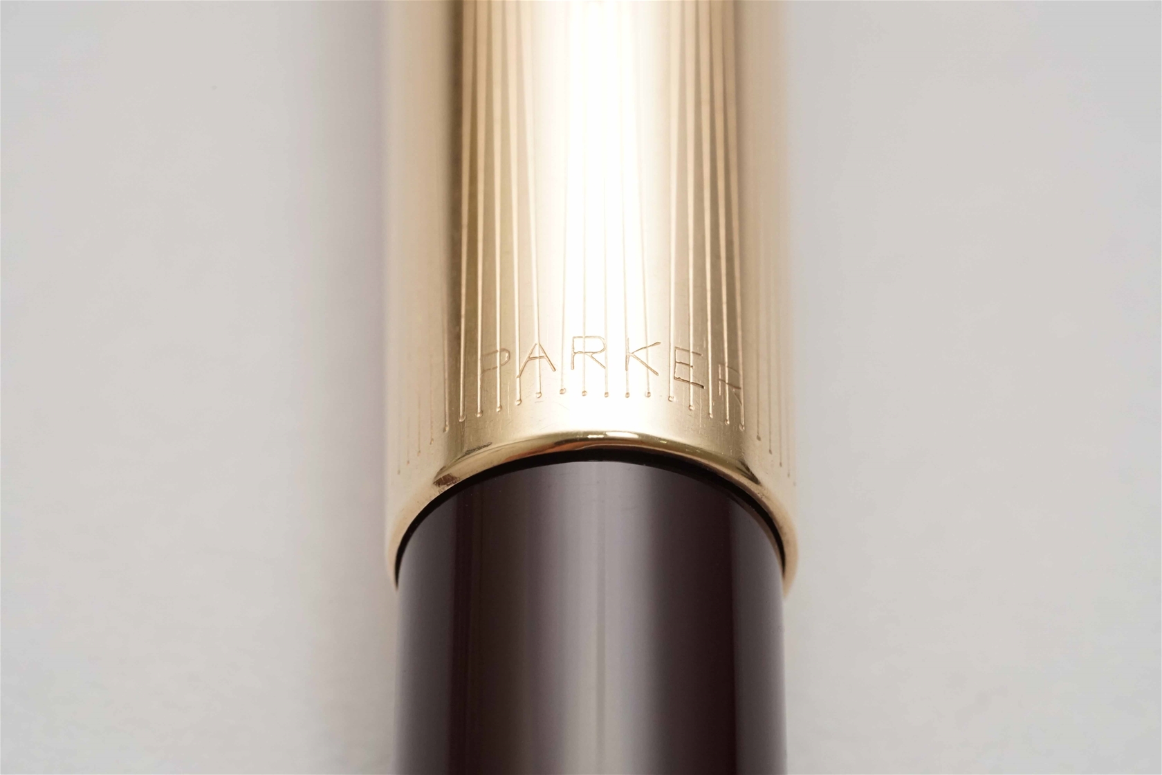 Bút máy Parker 51 Aerometric Burgundy & Gold Filled Cap 14K F