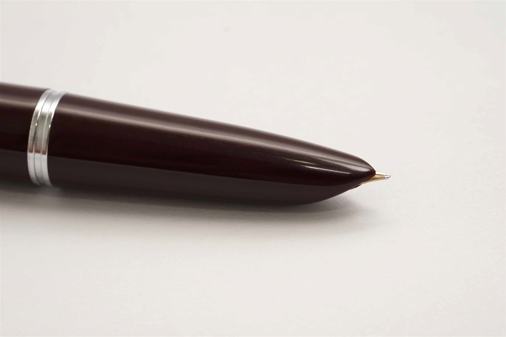 Bút máy Parker 51 Aerometric Burgundy & Gold Filled Cap 14K F