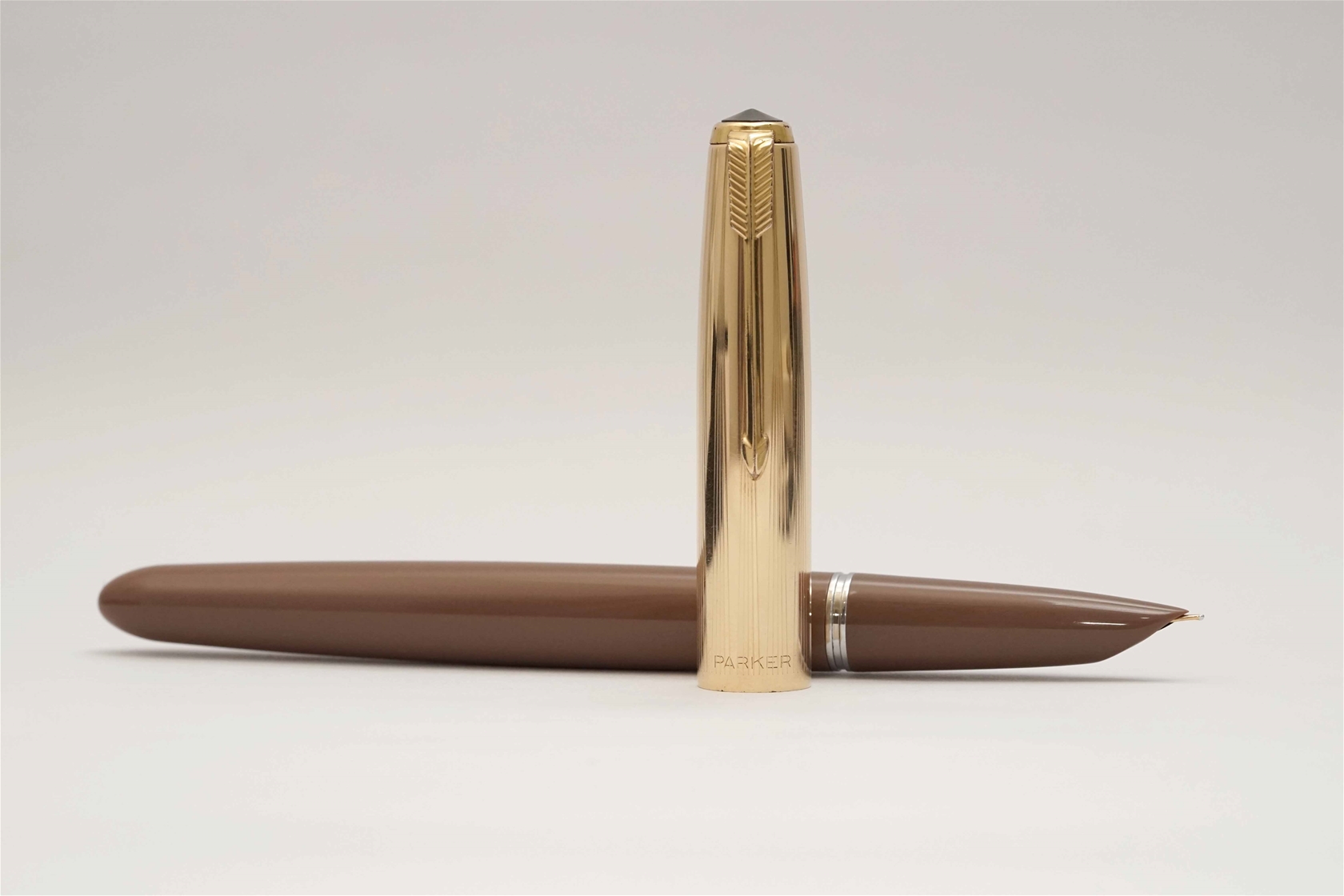 Bút máy Parker 51 Aerometric Cocoa & Gold Filled Cap 14K F