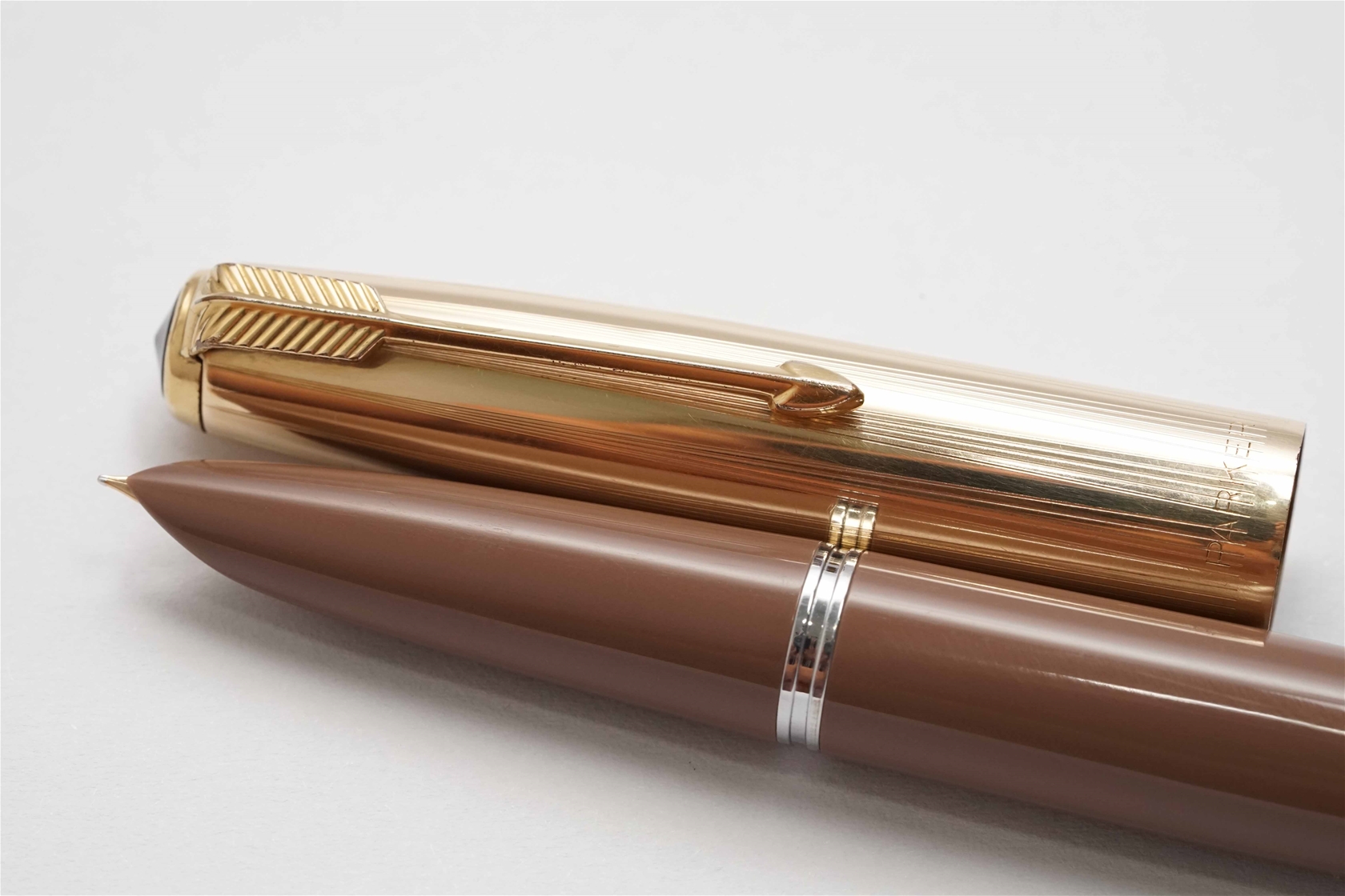 Bút máy Parker 51 Aerometric Cocoa & Gold Filled Cap 14K F