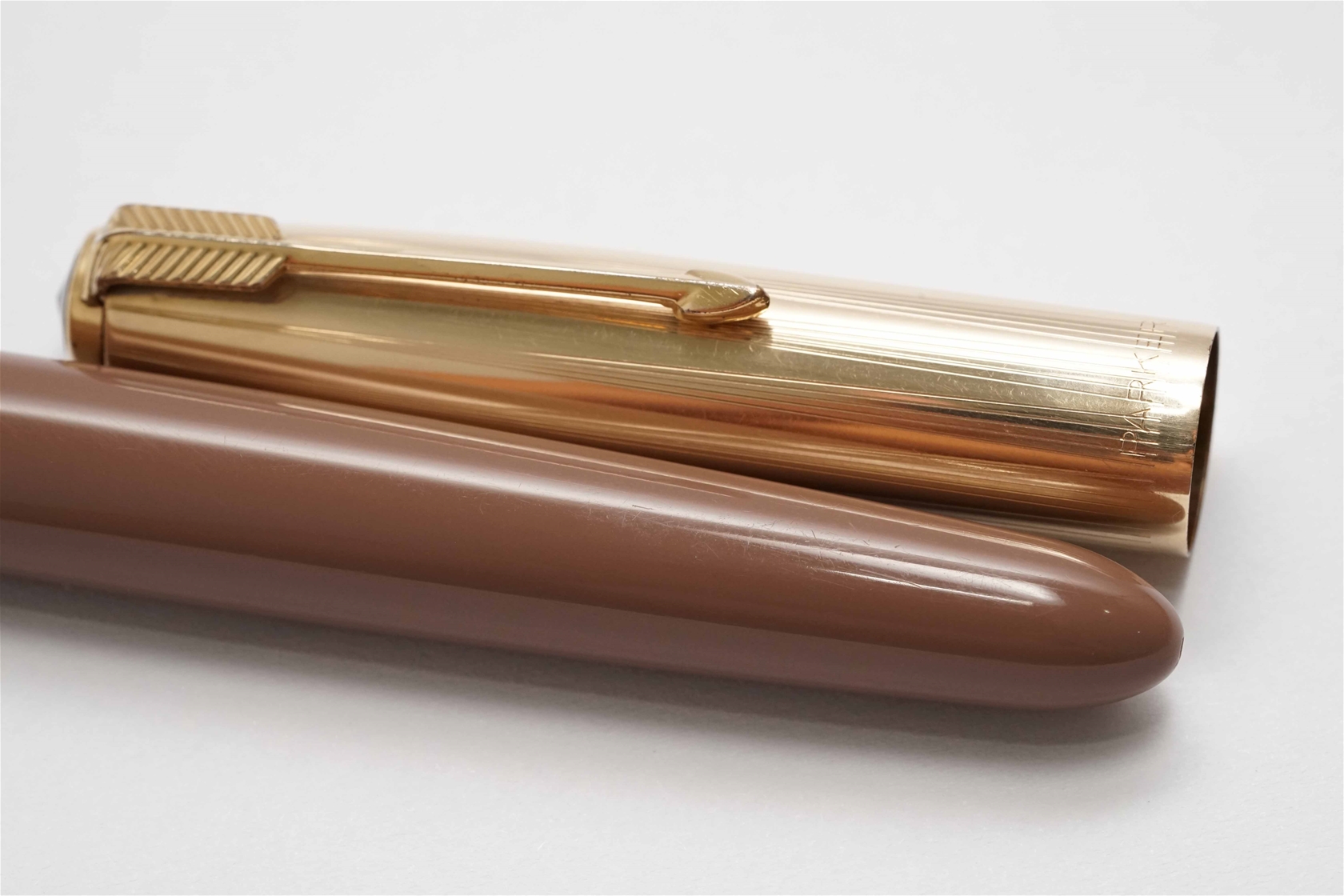 Bút máy Parker 51 Aerometric Cocoa & Gold Filled Cap 14K F