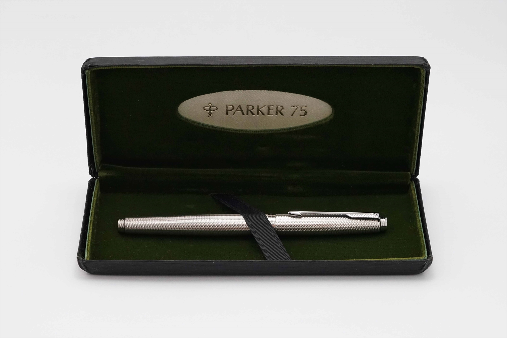 Bút máy Parker 75 Barleycorn Silver Plated 14K XF