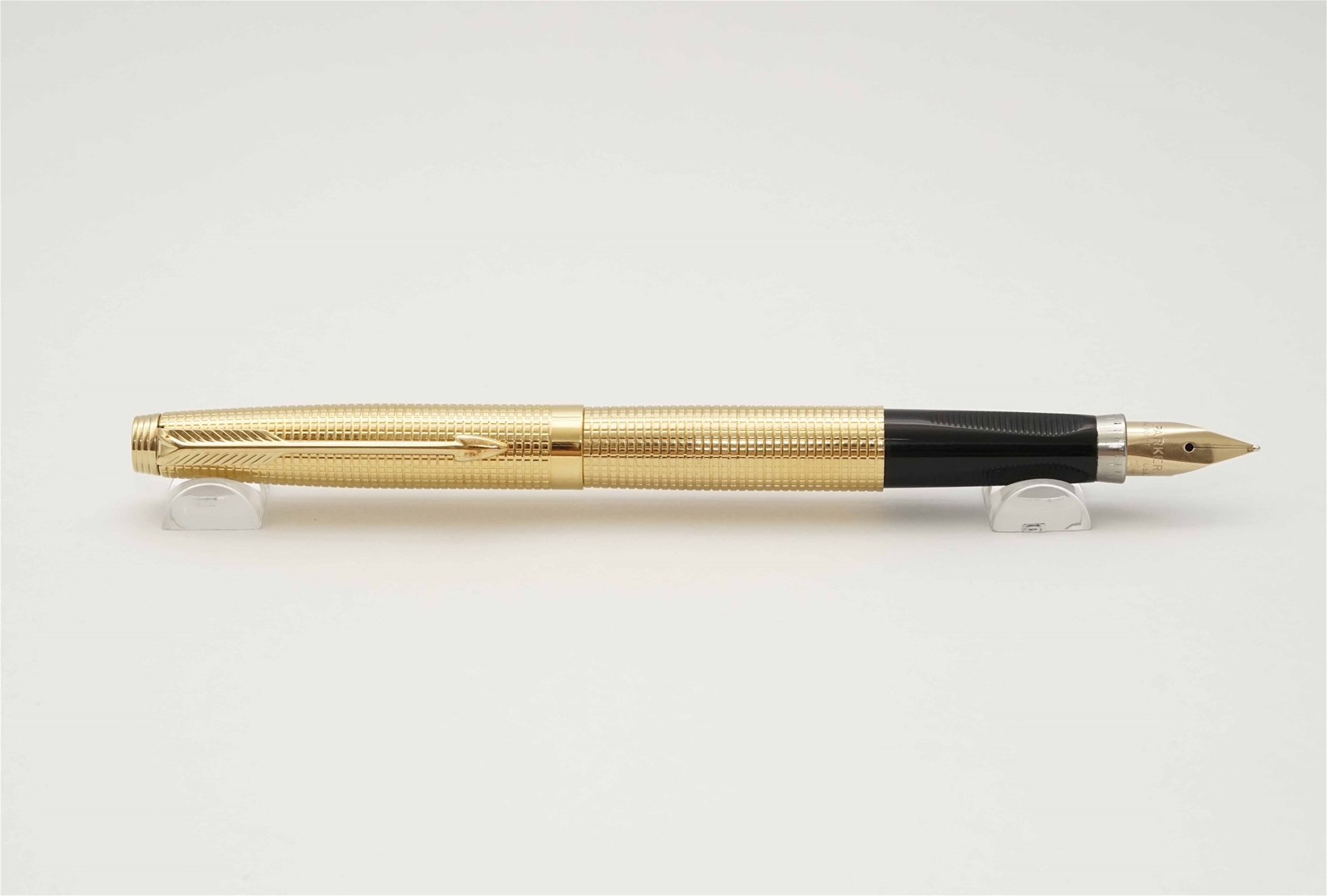 Bút máy Parker 75 Custom Insignia Gold Filled 14K F