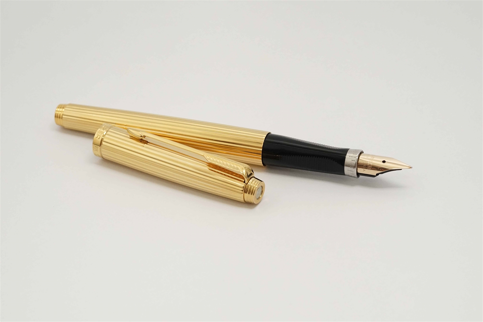 Bút máy Parker 75 Godron 20 Micron Gold Plated 14K XF