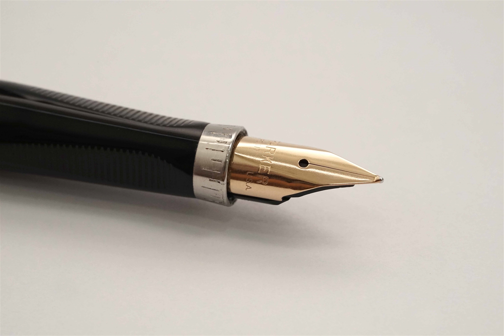 Bút máy Parker 75 Godron 20 Micron Gold Plated 14K XF