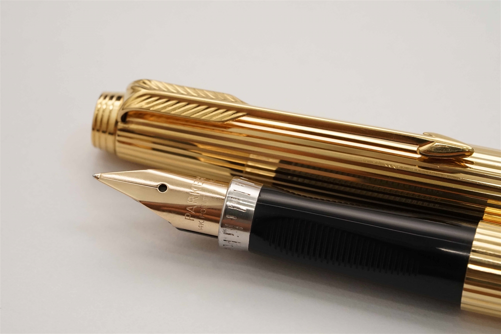 Bút máy Parker 75 Godron 20 Micron Gold Plated 14K XF