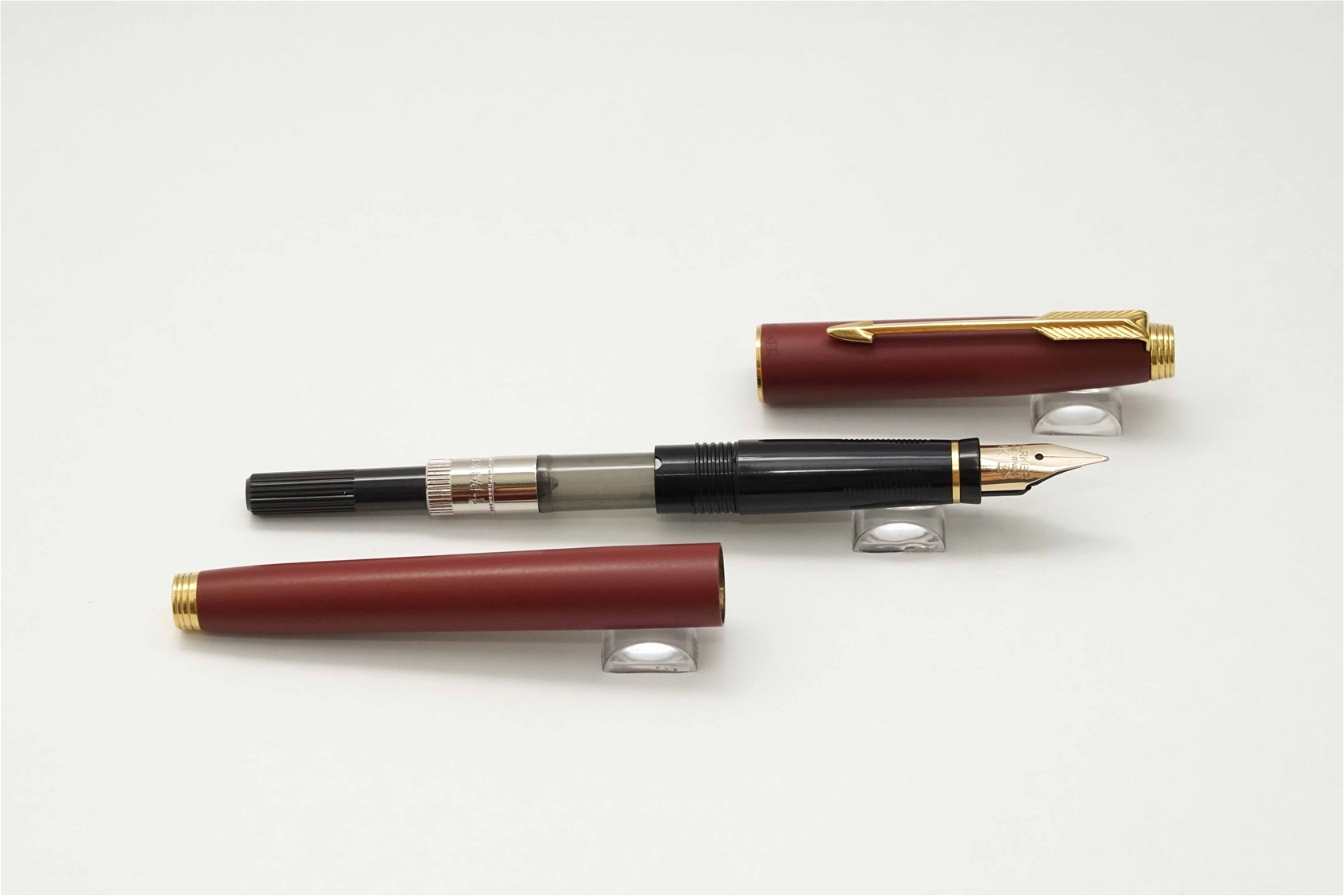 Bút máy Parker 75 Matte Red GT 14K M