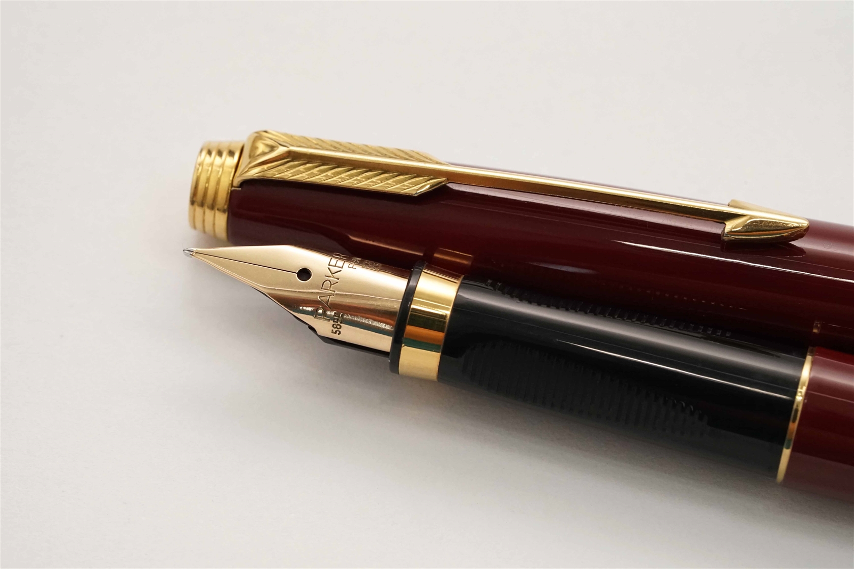 Bút máy Parker 75 Red Laquer Urushi 14K EF
