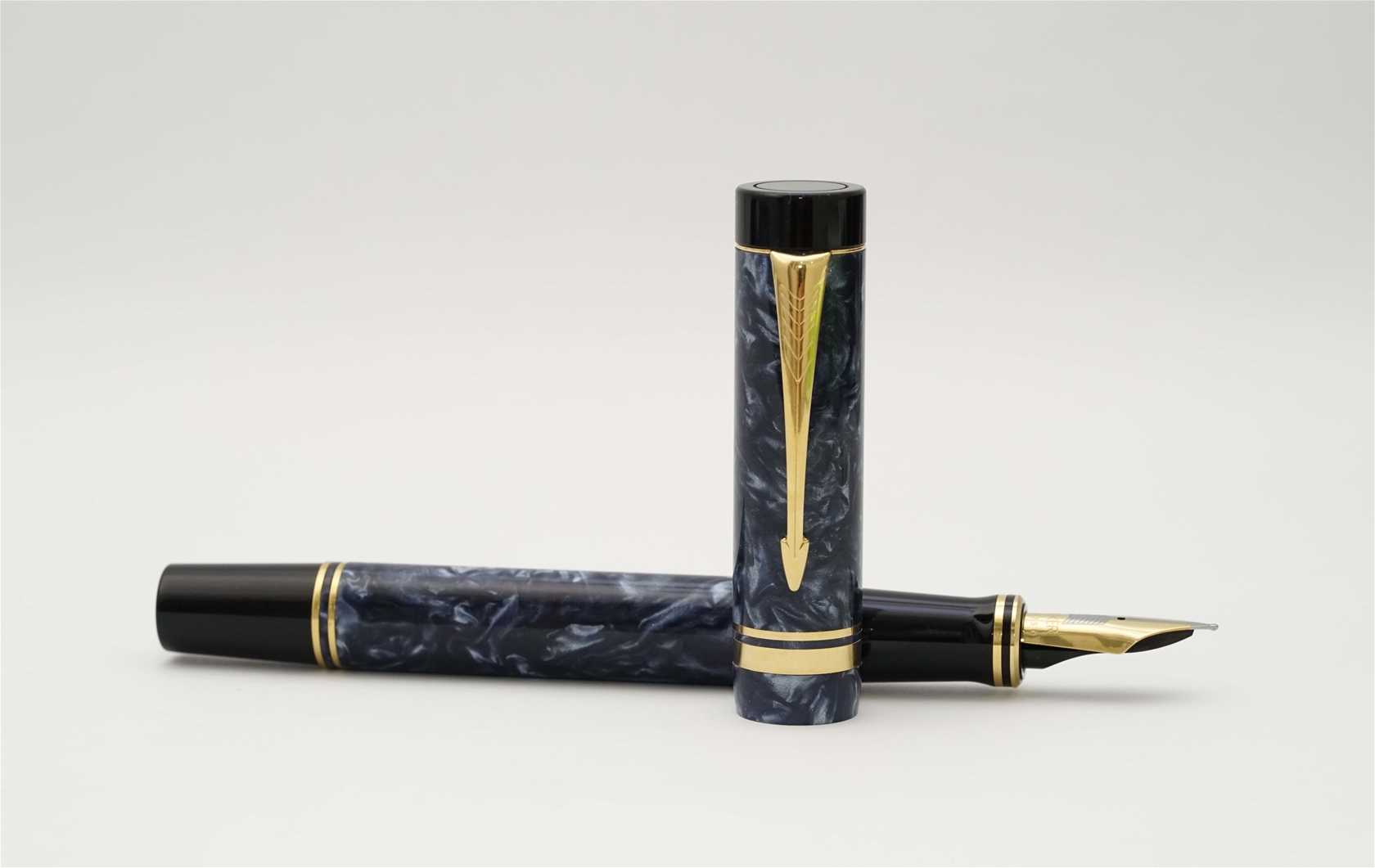 Bút máy Parker Duofold Centennial Marbled Blue 18K F