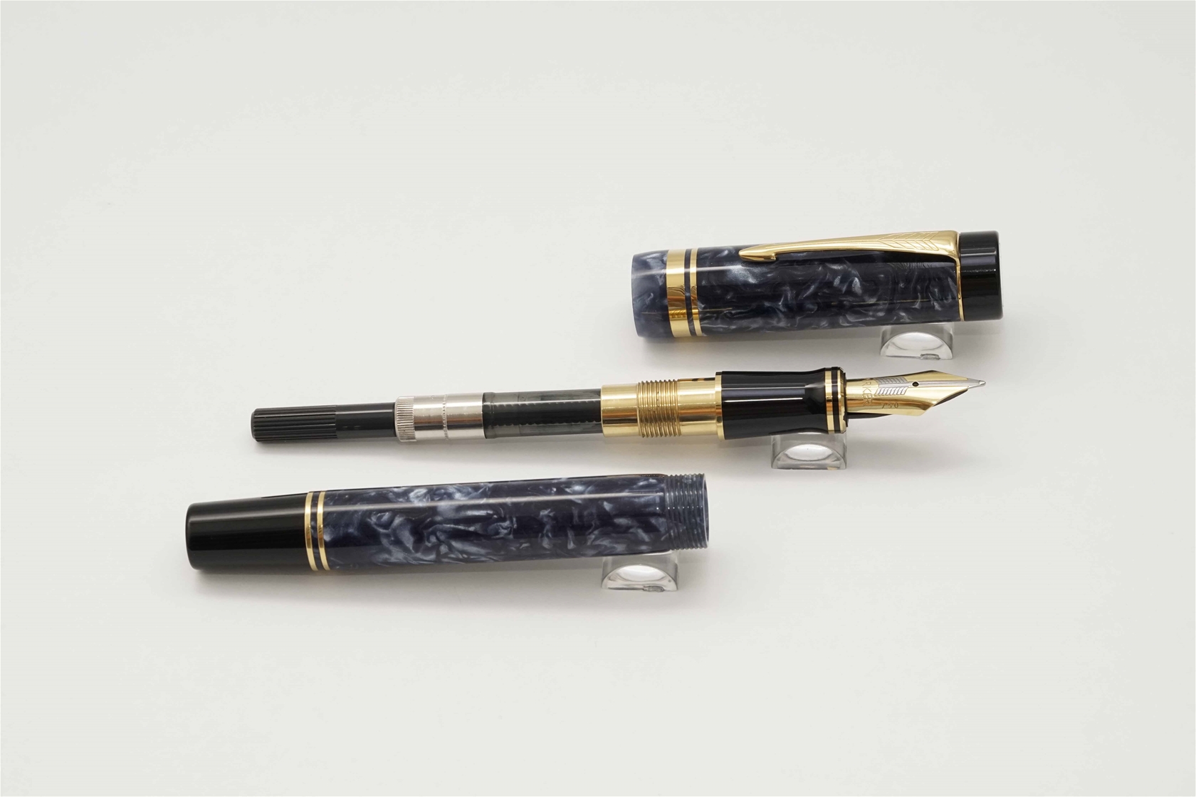 Bút máy Parker Duofold Centennial Marbled Blue 18K M