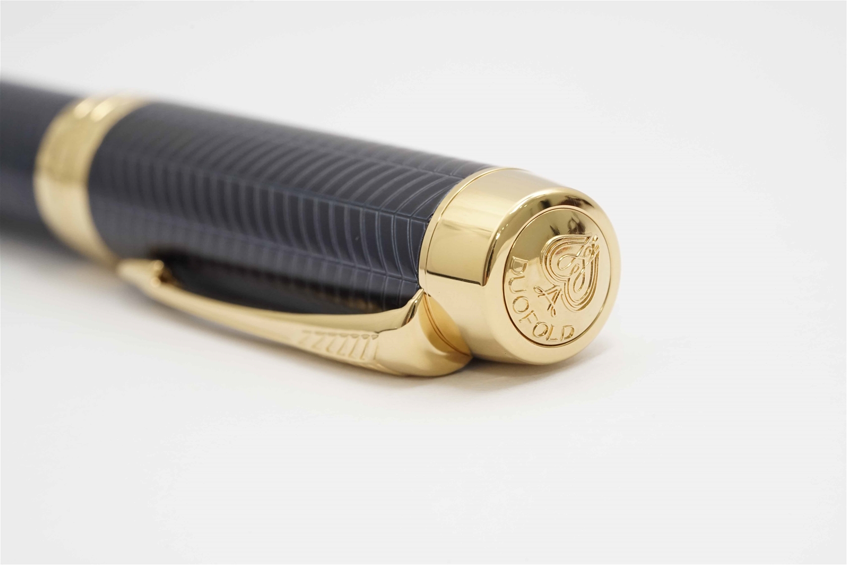 Bút máy Parker Duofold Centennial Prestige Blue Chevron 18K F 