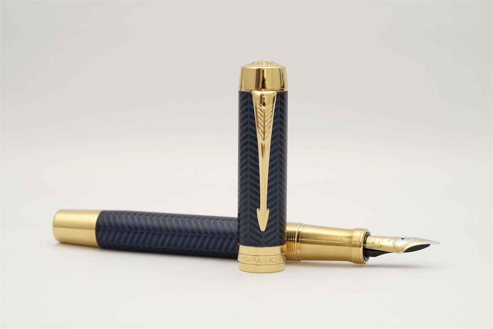 Bút máy Parker Duofold Centennial Prestige Blue Chevron 18K F 