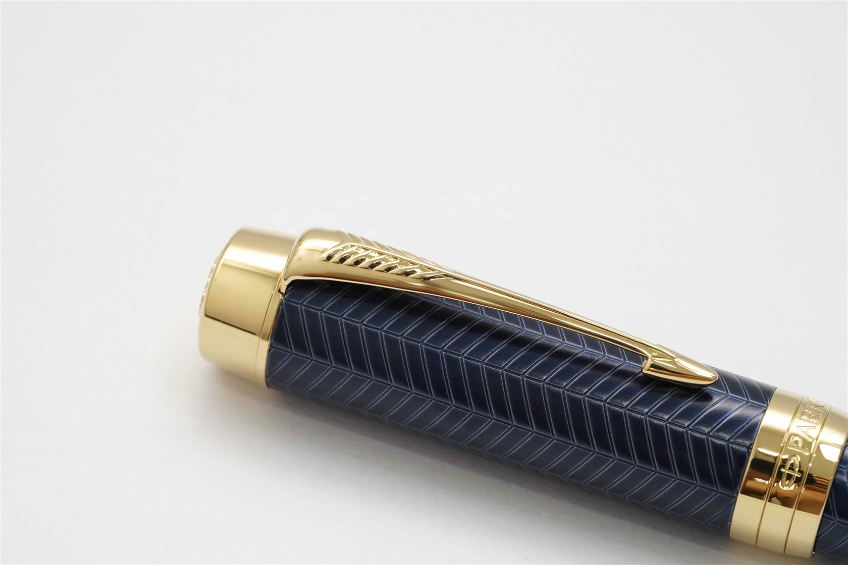 Bút máy Parker Duofold Centennial Prestige Blue Chevron 18K F 