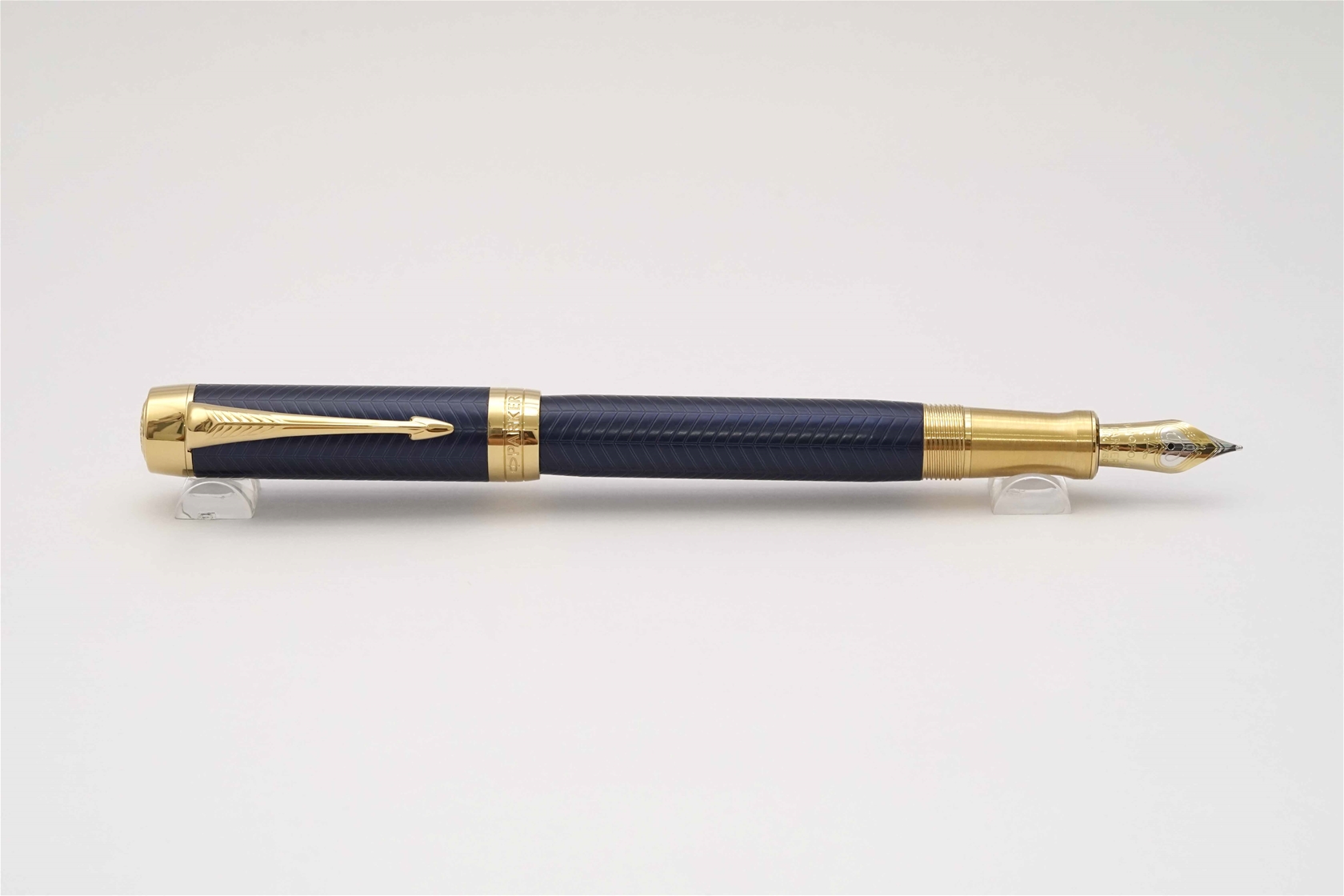 Bút máy Parker Duofold Centennial Prestige Blue Chevron 18K M